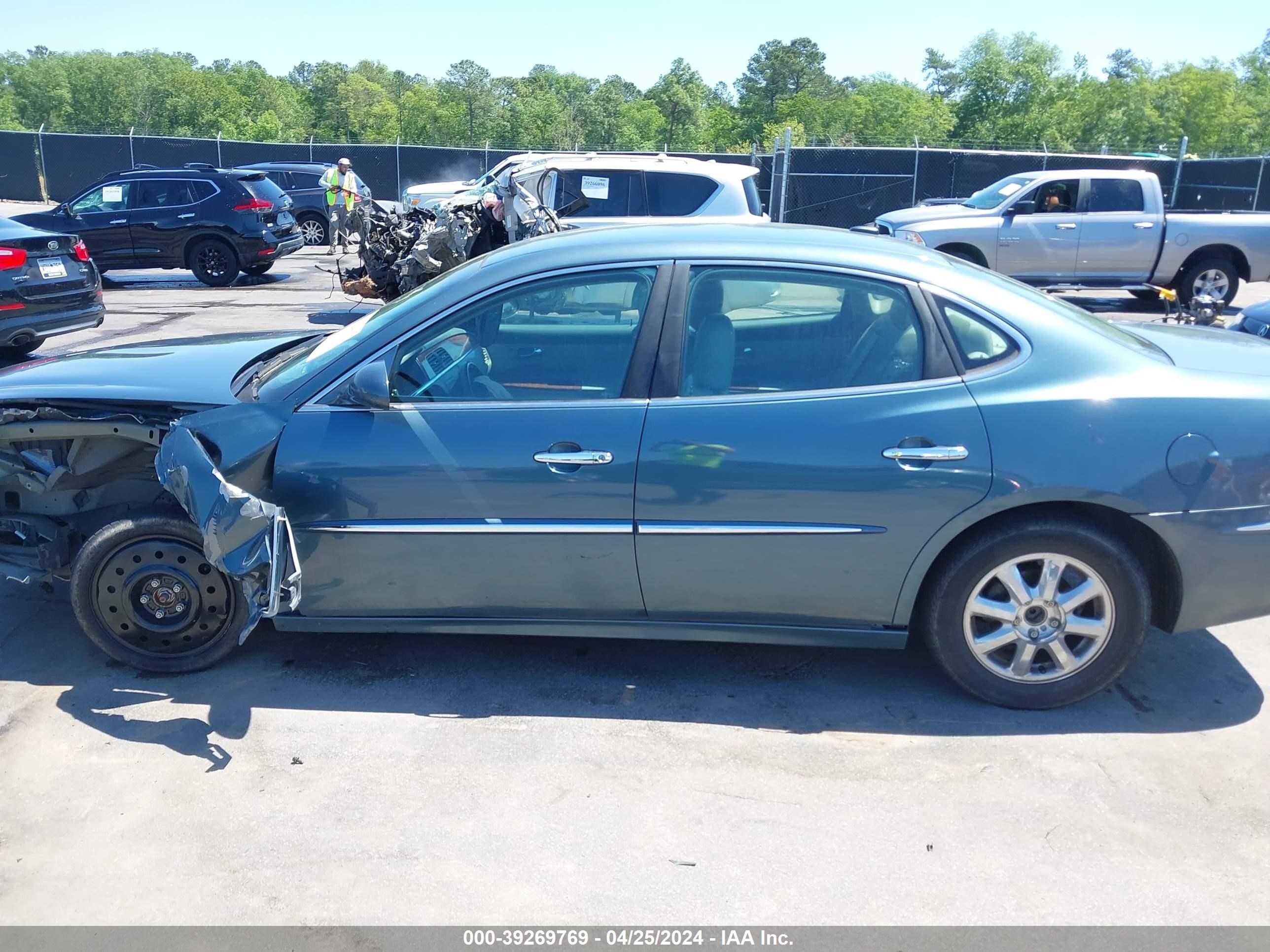 Photo 13 VIN: 2G4WD582761259319 - BUICK LACROSSE 