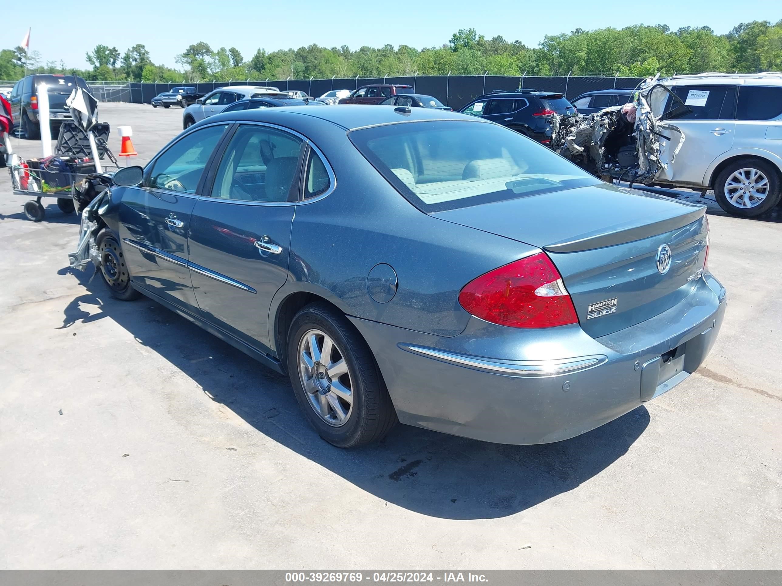 Photo 2 VIN: 2G4WD582761259319 - BUICK LACROSSE 