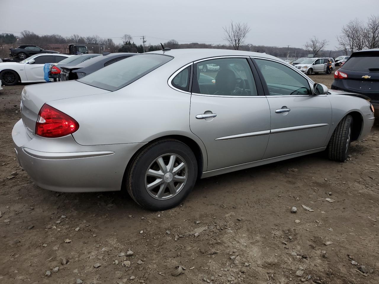 Photo 2 VIN: 2G4WD582771111365 - BUICK LACROSSE 