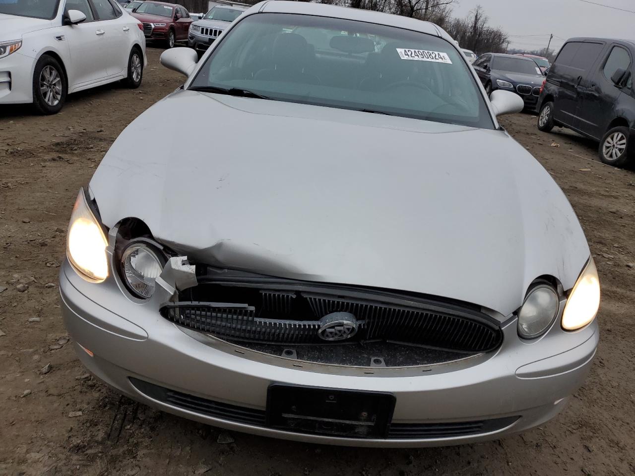 Photo 4 VIN: 2G4WD582771111365 - BUICK LACROSSE 