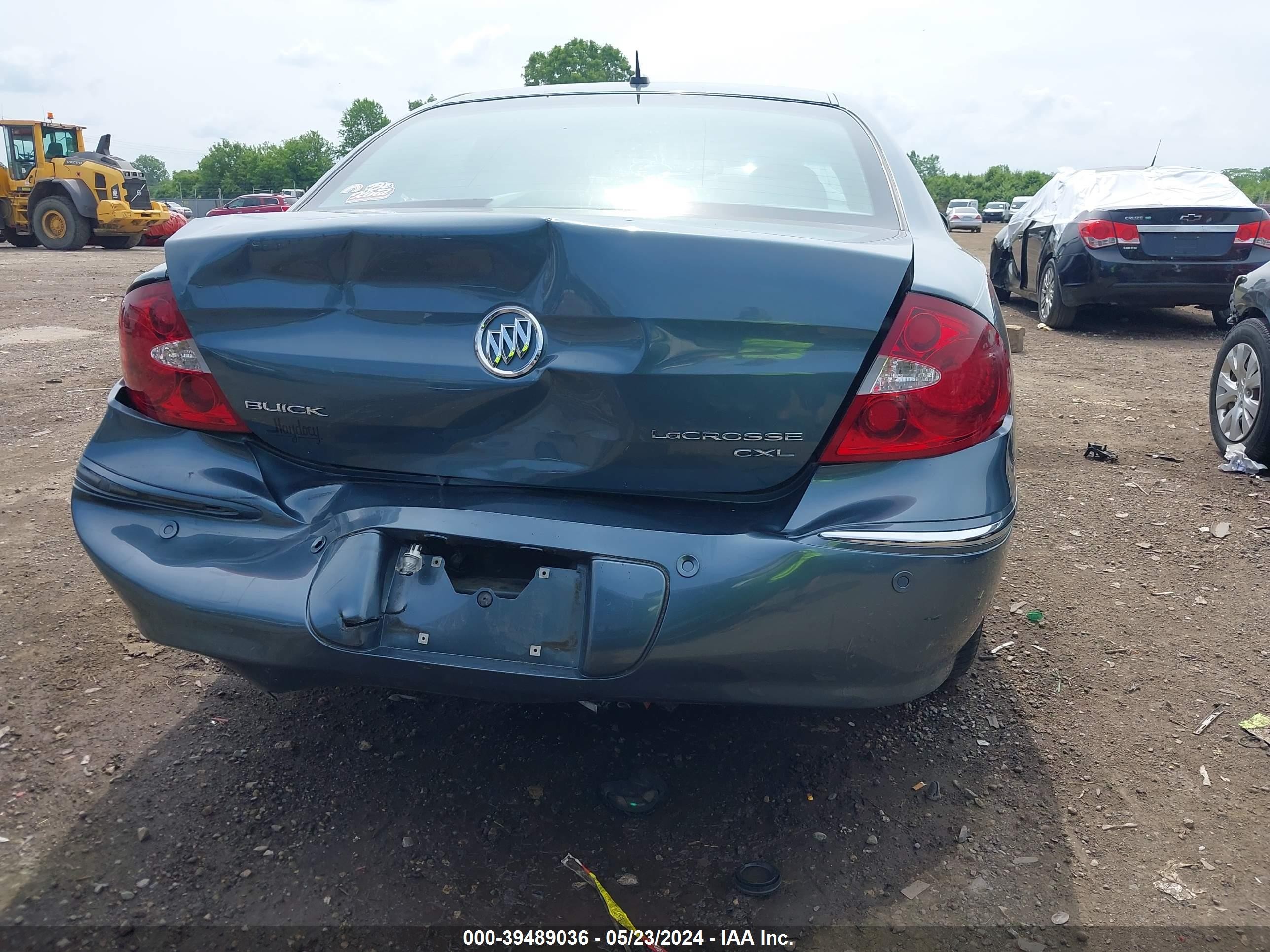 Photo 5 VIN: 2G4WD582871125758 - BUICK LACROSSE 