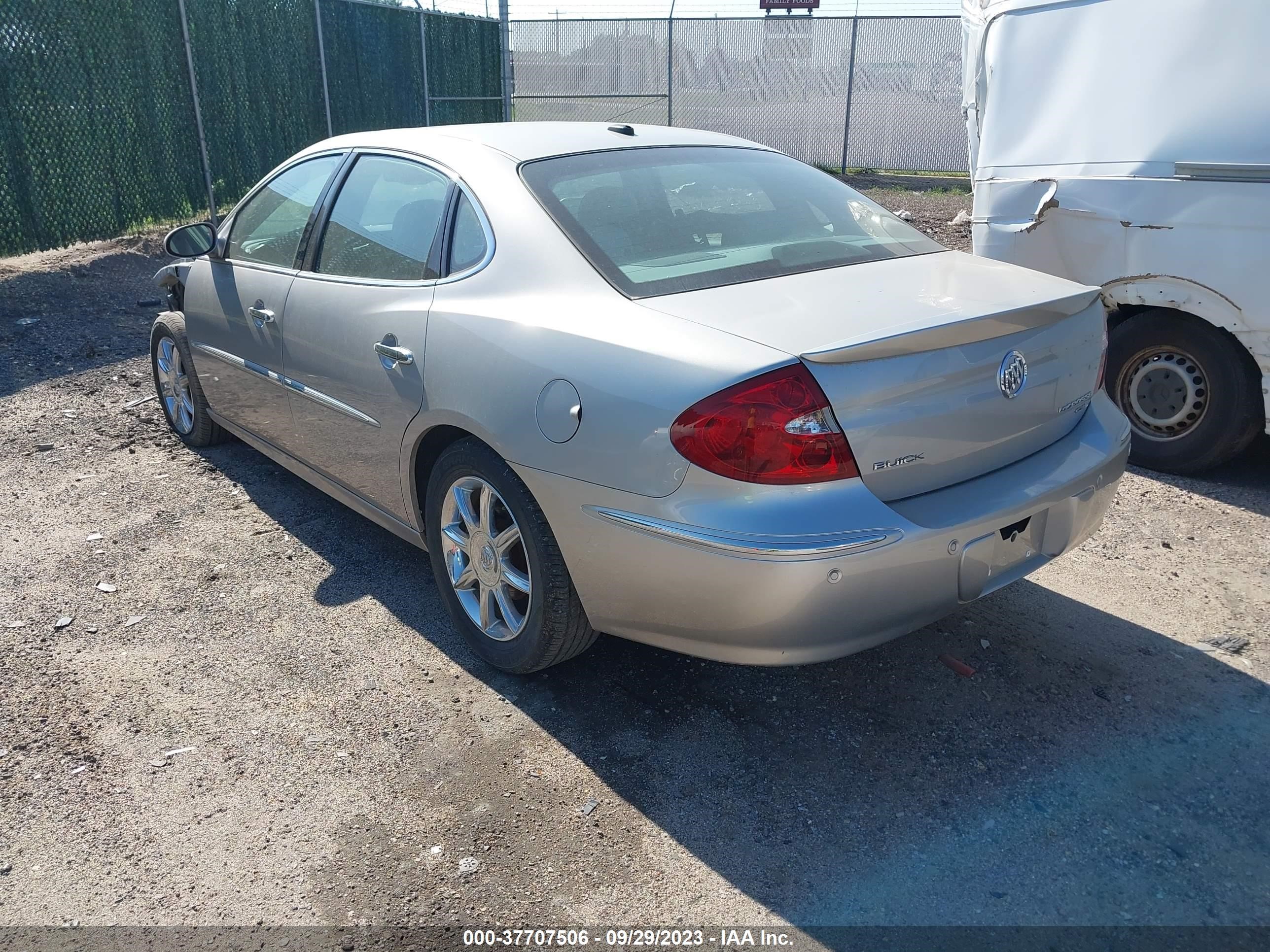 Photo 2 VIN: 2G4WD582871151034 - BUICK LACROSSE 