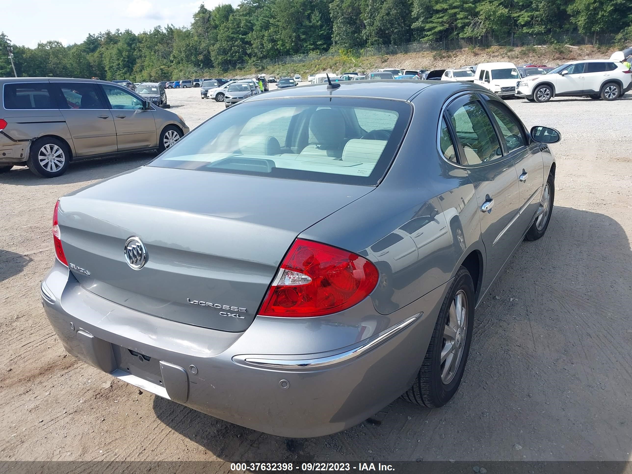 Photo 3 VIN: 2G4WD582891104170 - BUICK LACROSSE 