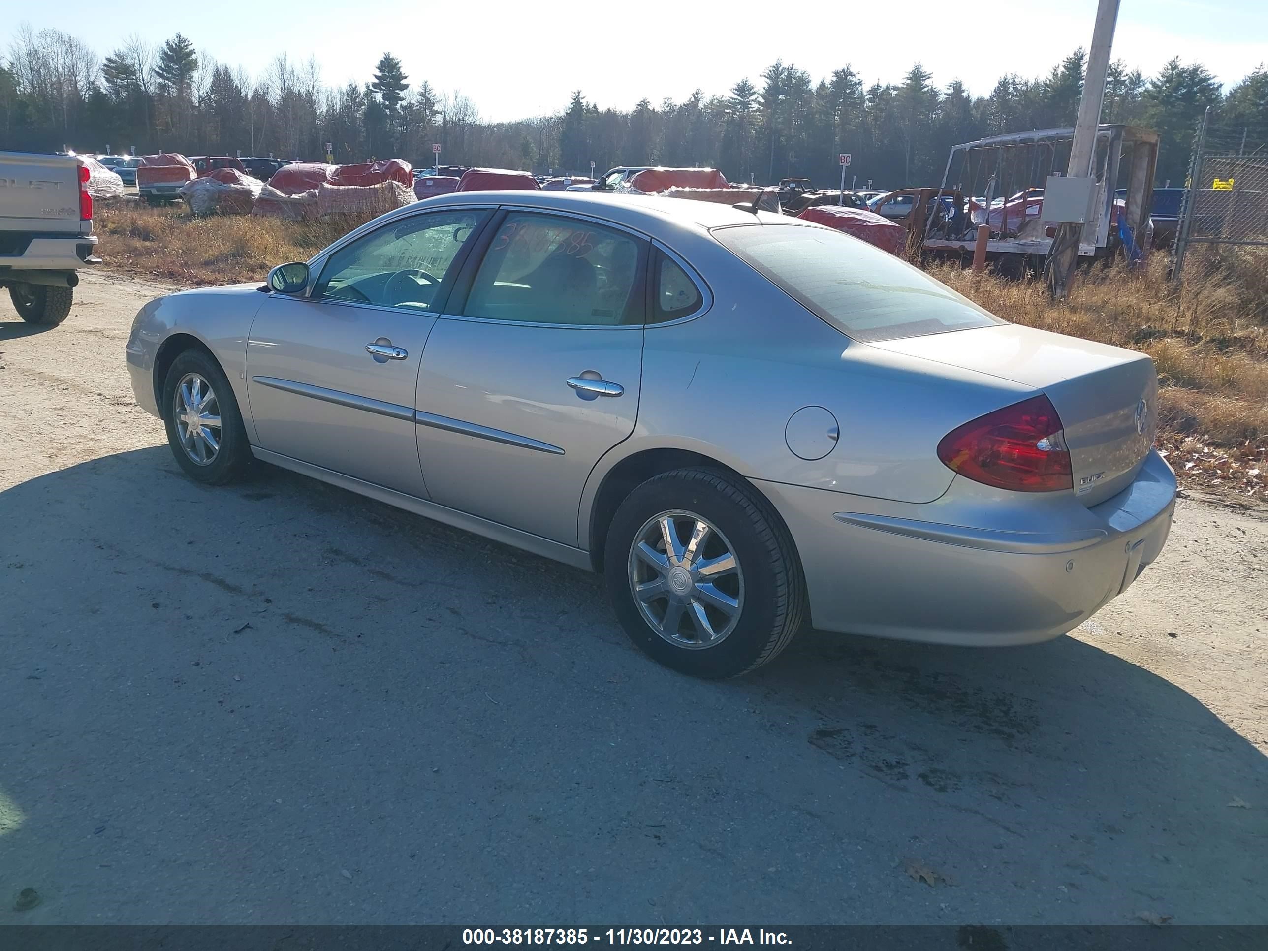 Photo 2 VIN: 2G4WD582961163367 - BUICK LACROSSE 