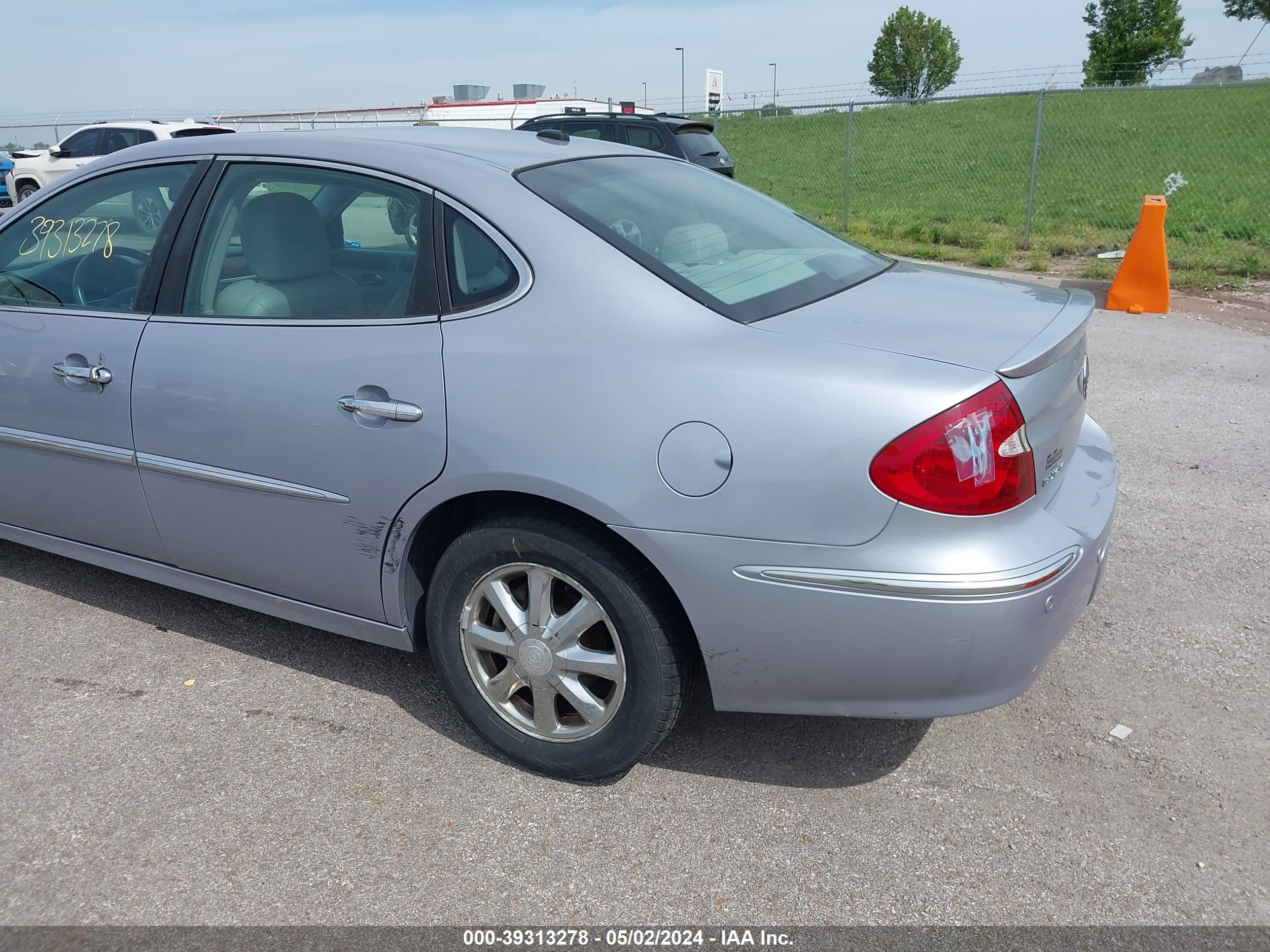 Photo 12 VIN: 2G4WD582961288661 - BUICK LACROSSE 