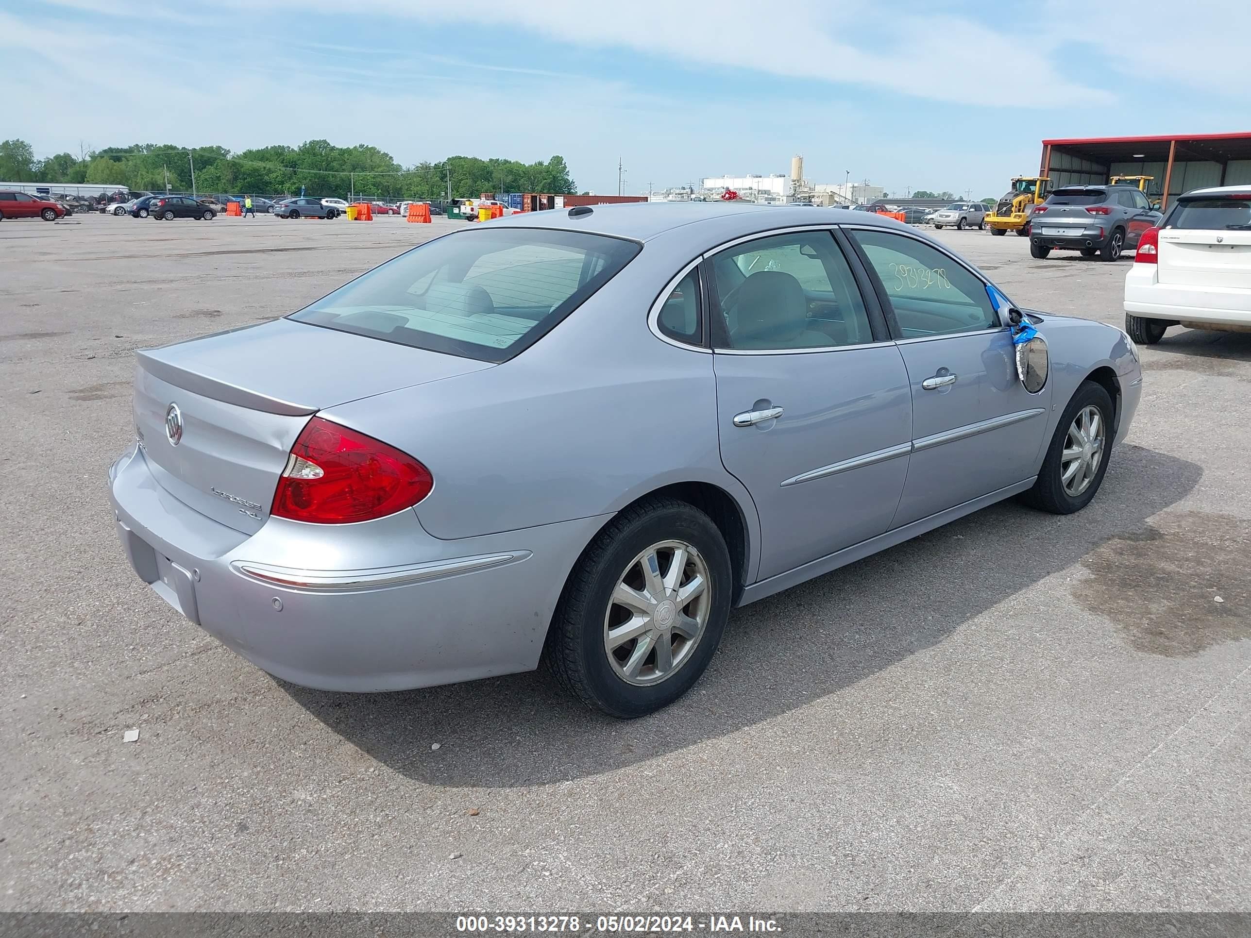 Photo 3 VIN: 2G4WD582961288661 - BUICK LACROSSE 