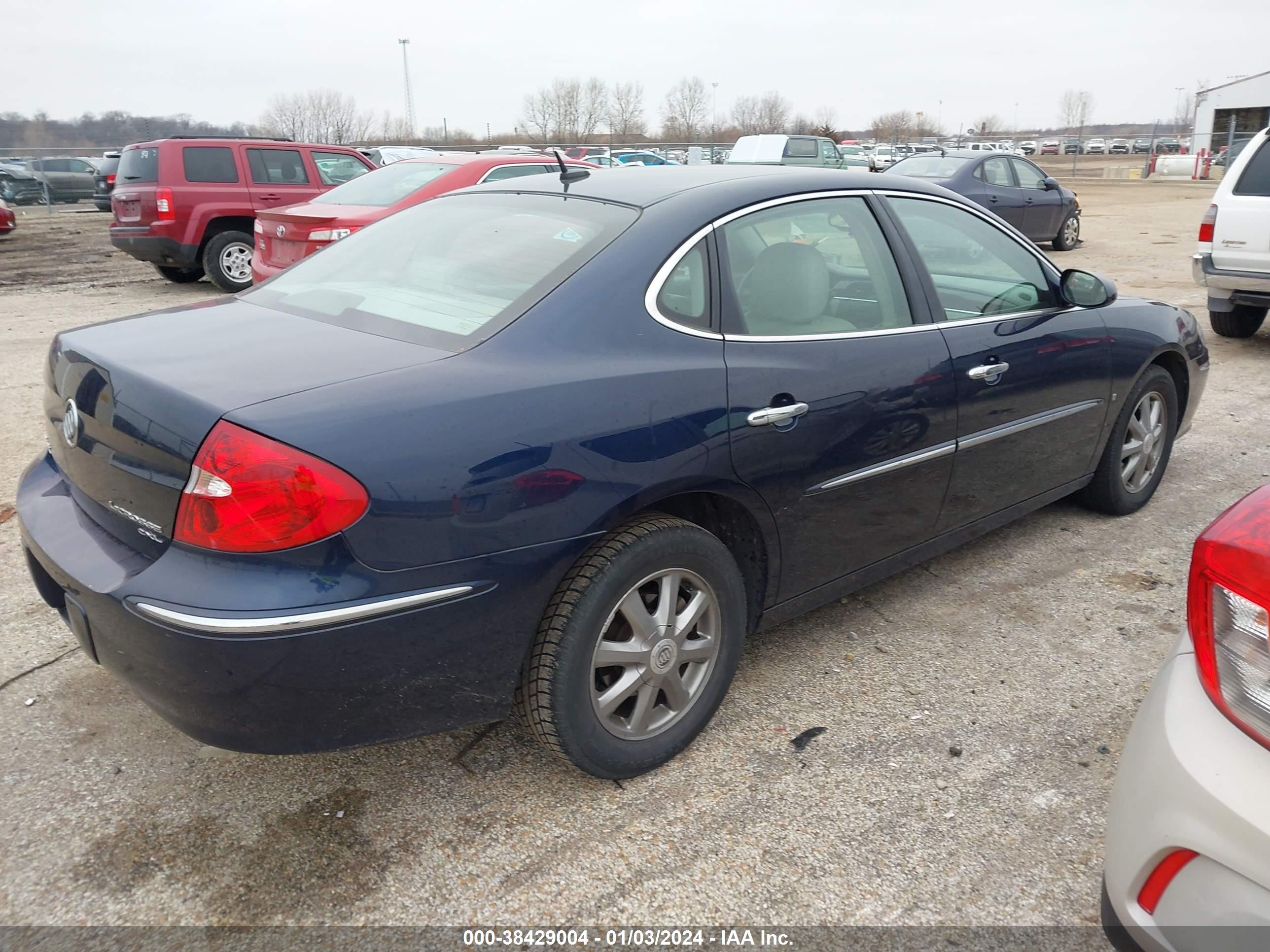 Photo 3 VIN: 2G4WD582981380890 - BUICK LACROSSE 