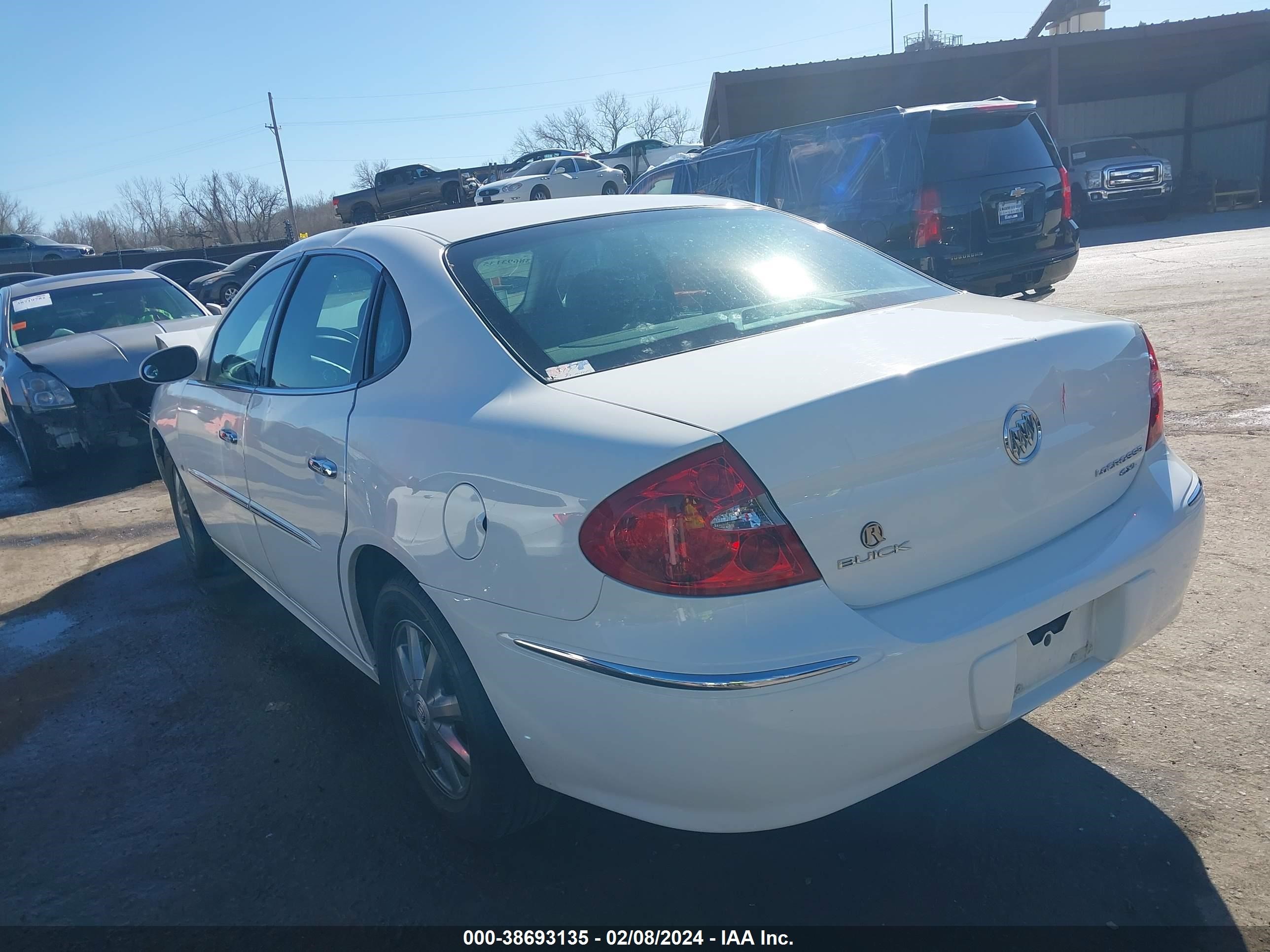 Photo 2 VIN: 2G4WD582991131314 - BUICK LACROSSE 