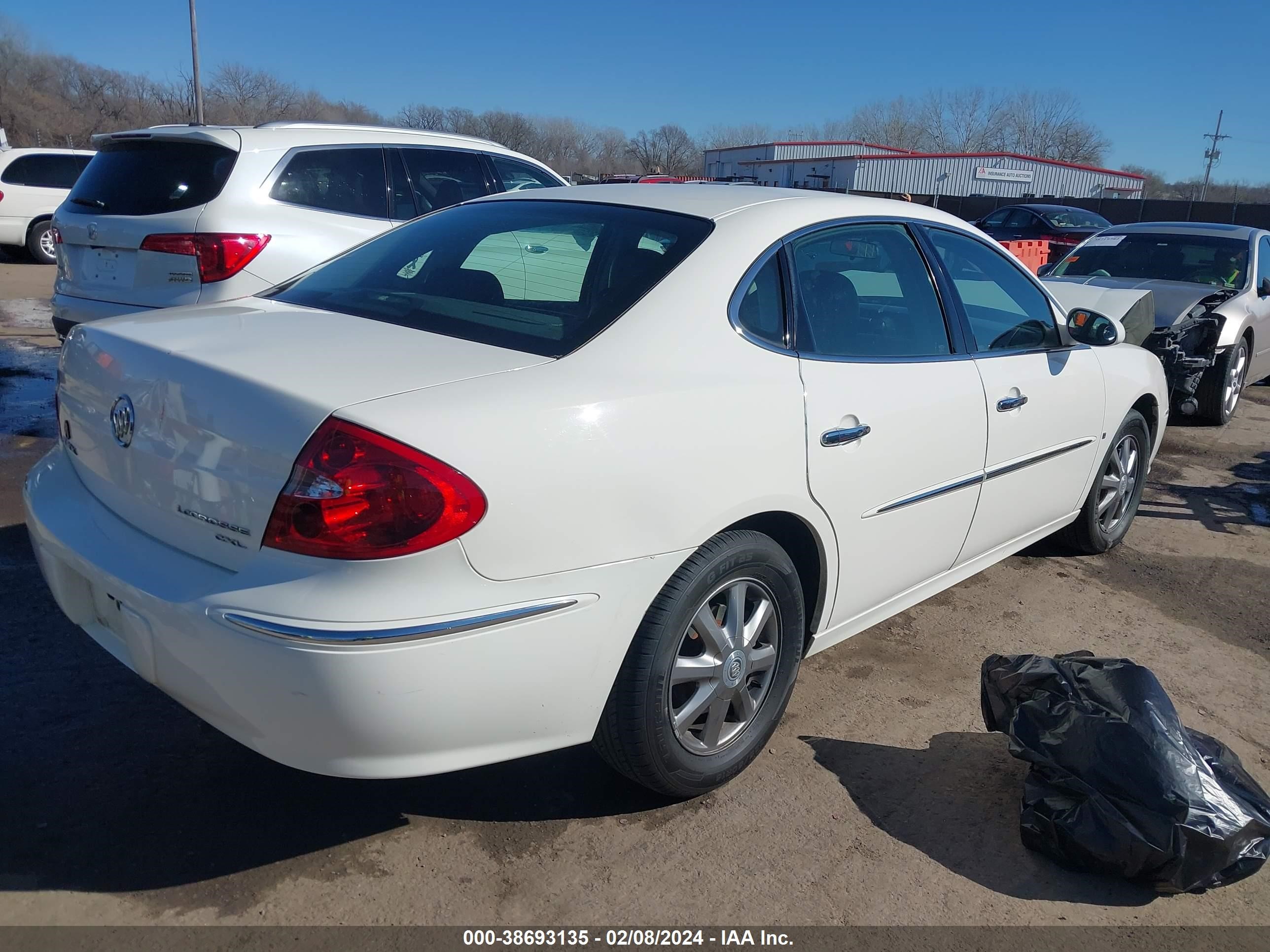 Photo 3 VIN: 2G4WD582991131314 - BUICK LACROSSE 