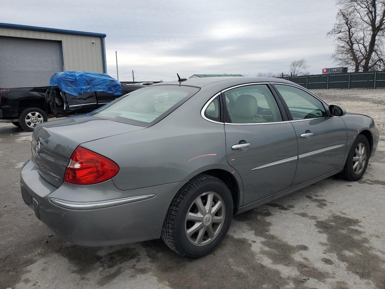 Photo 2 VIN: 2G4WD582991268334 - BUICK LACROSSE 