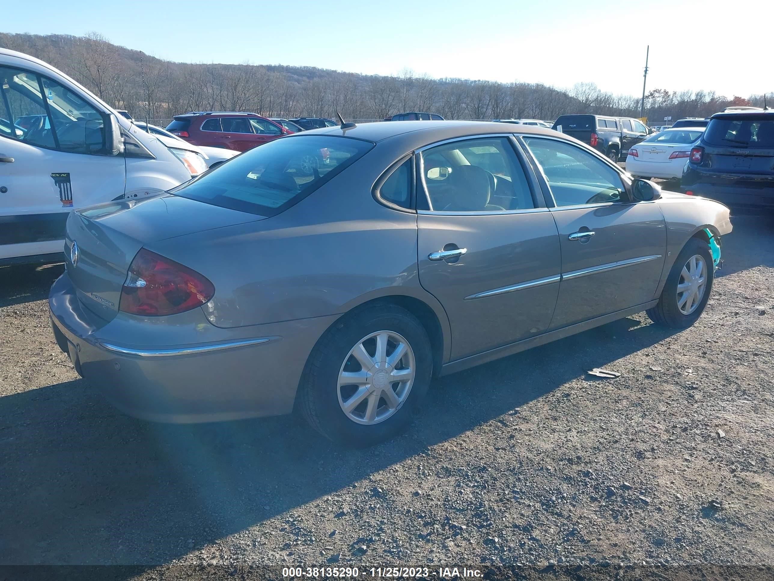 Photo 3 VIN: 2G4WD582X61164544 - BUICK LACROSSE 