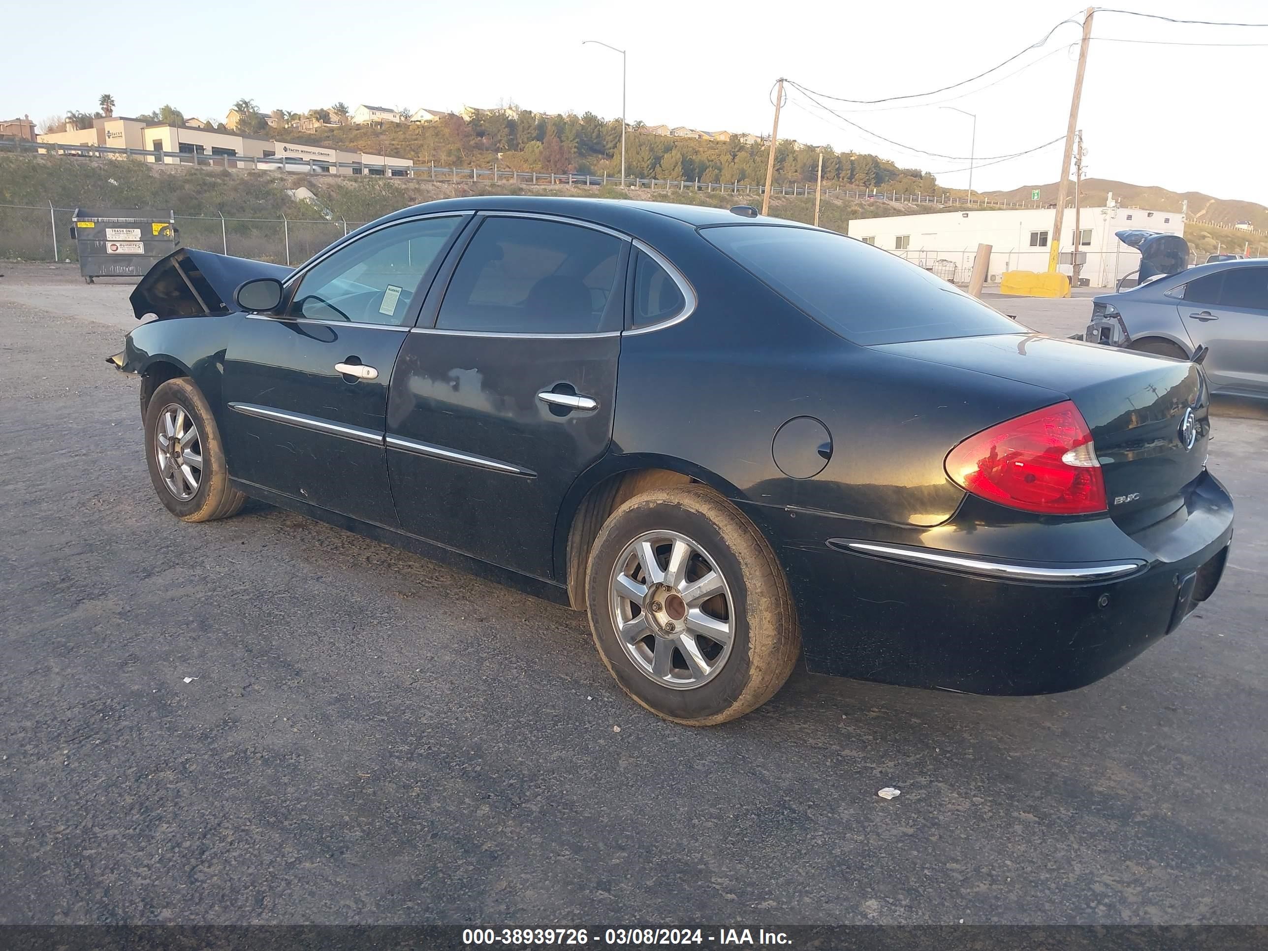 Photo 2 VIN: 2G4WD582X61215721 - BUICK LACROSSE 