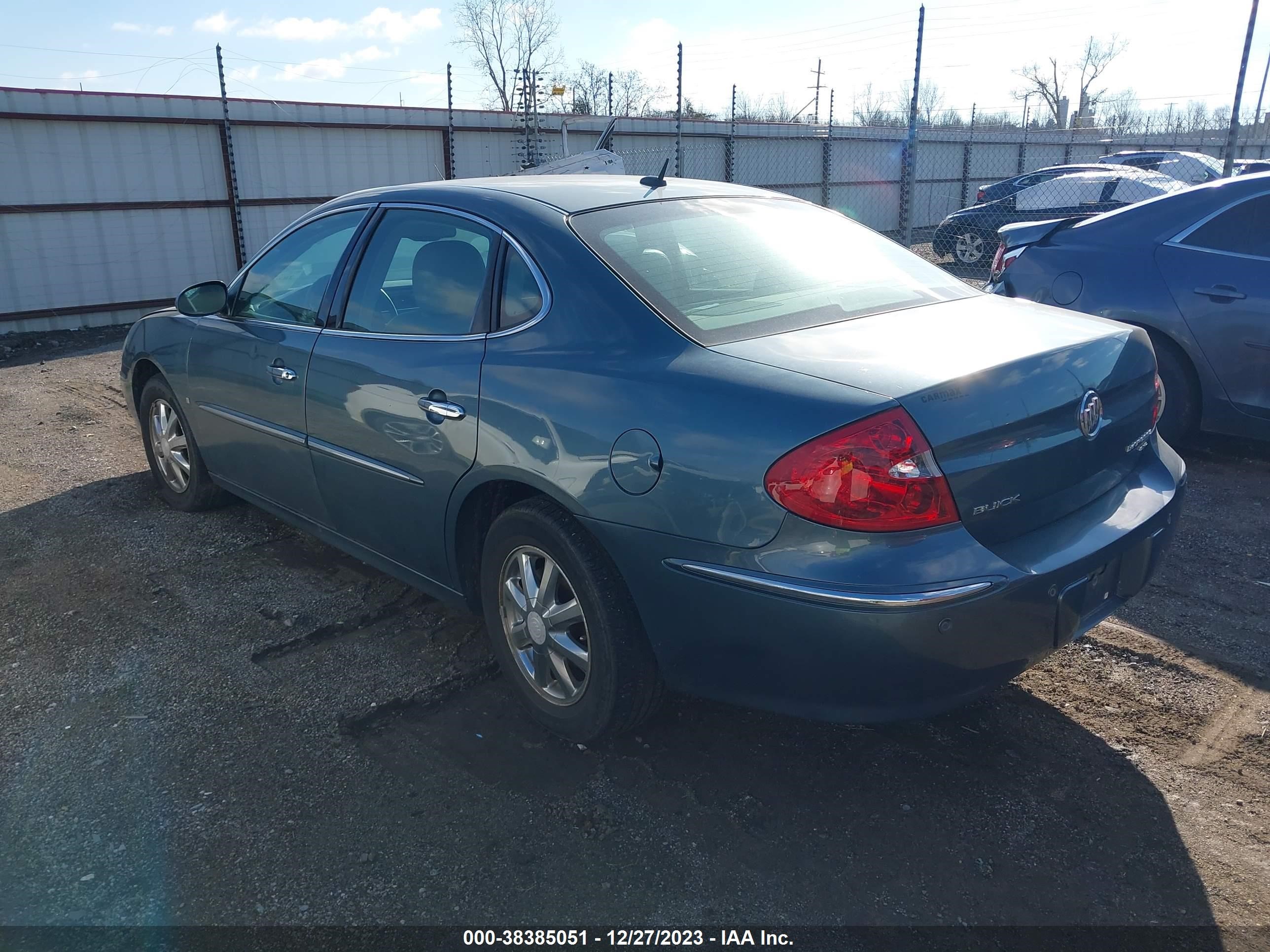 Photo 2 VIN: 2G4WD582X61236116 - BUICK LACROSSE 