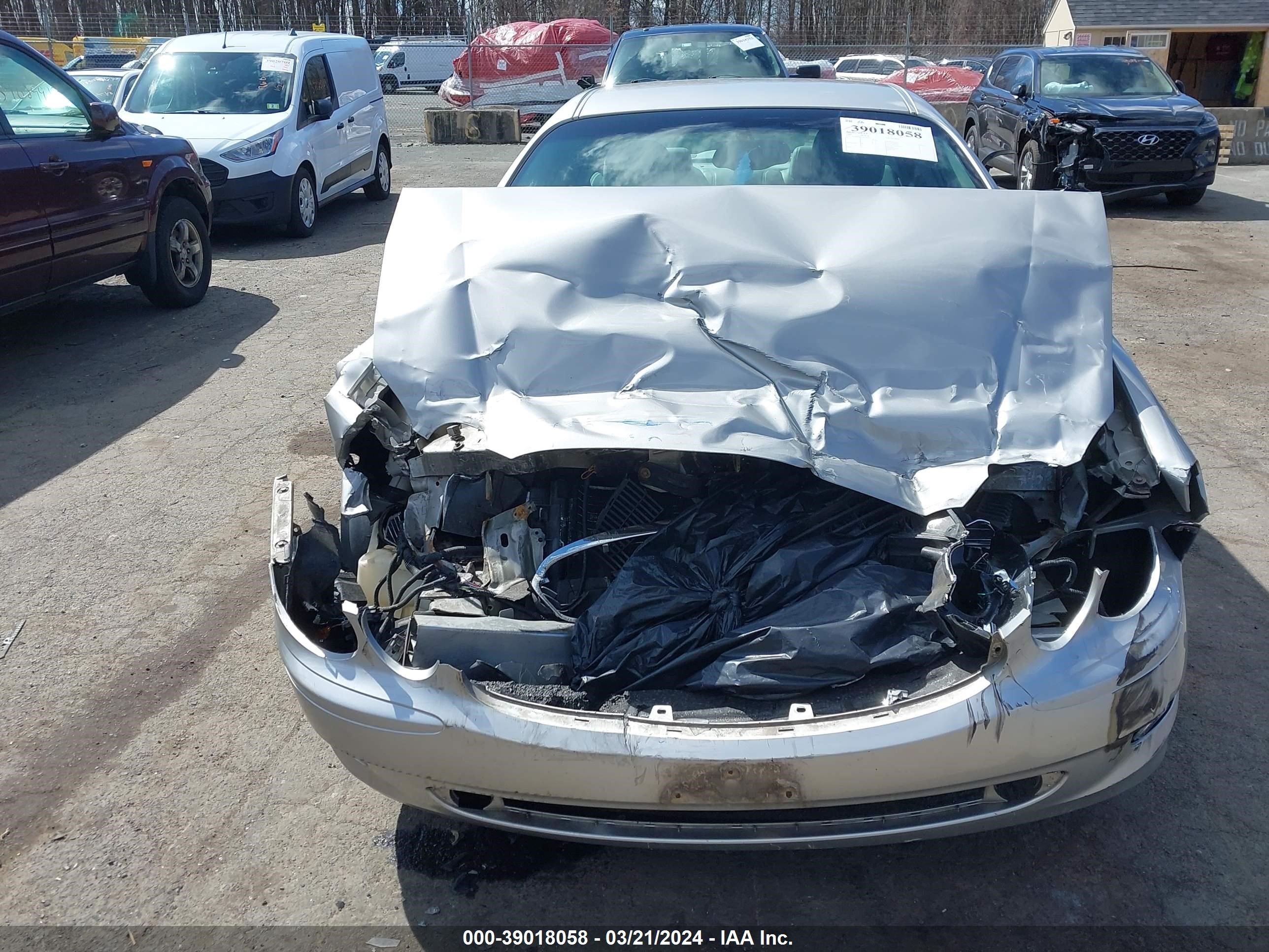 Photo 5 VIN: 2G4WD582X61304432 - BUICK LACROSSE 