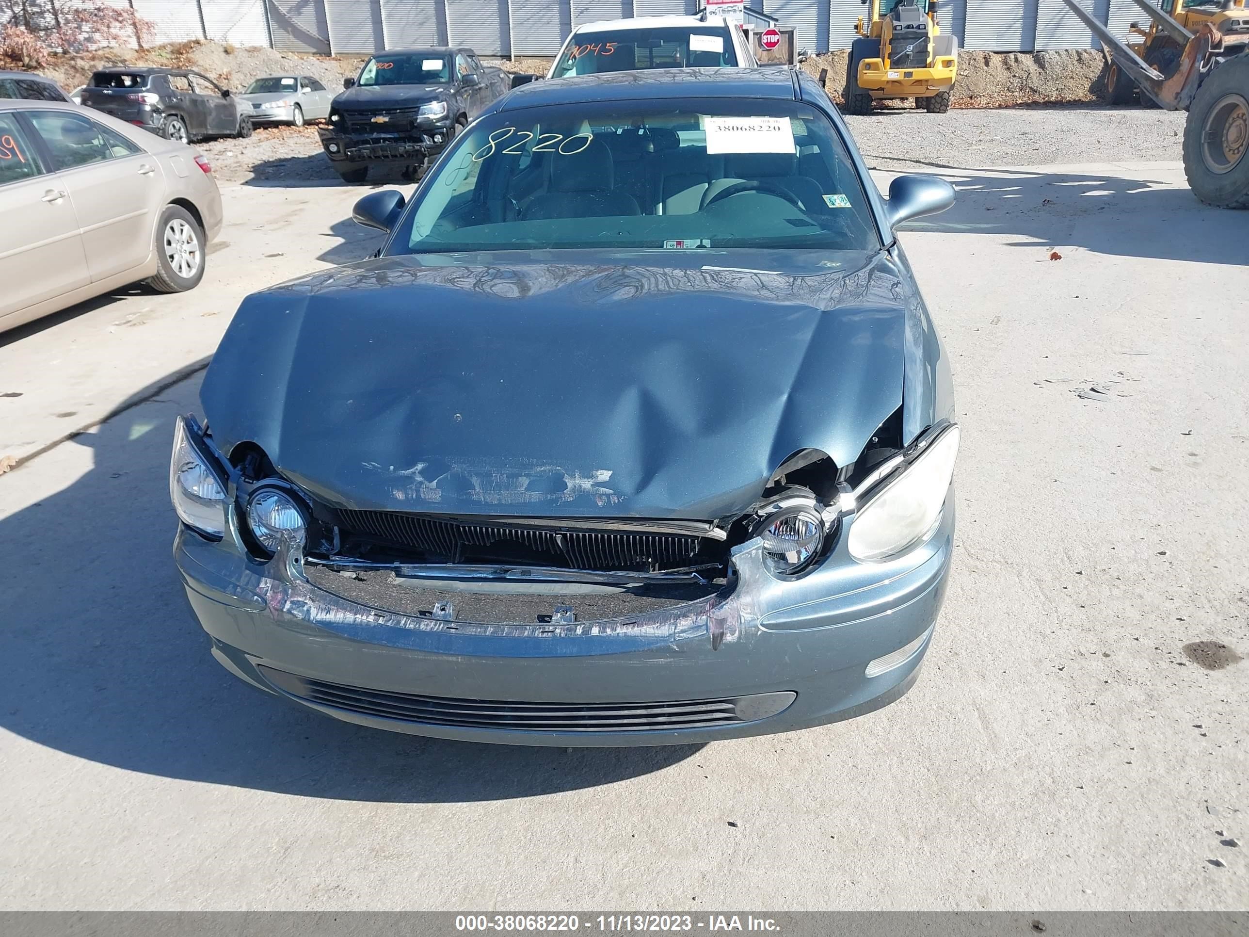 Photo 12 VIN: 2G4WD582X71240670 - BUICK LACROSSE 