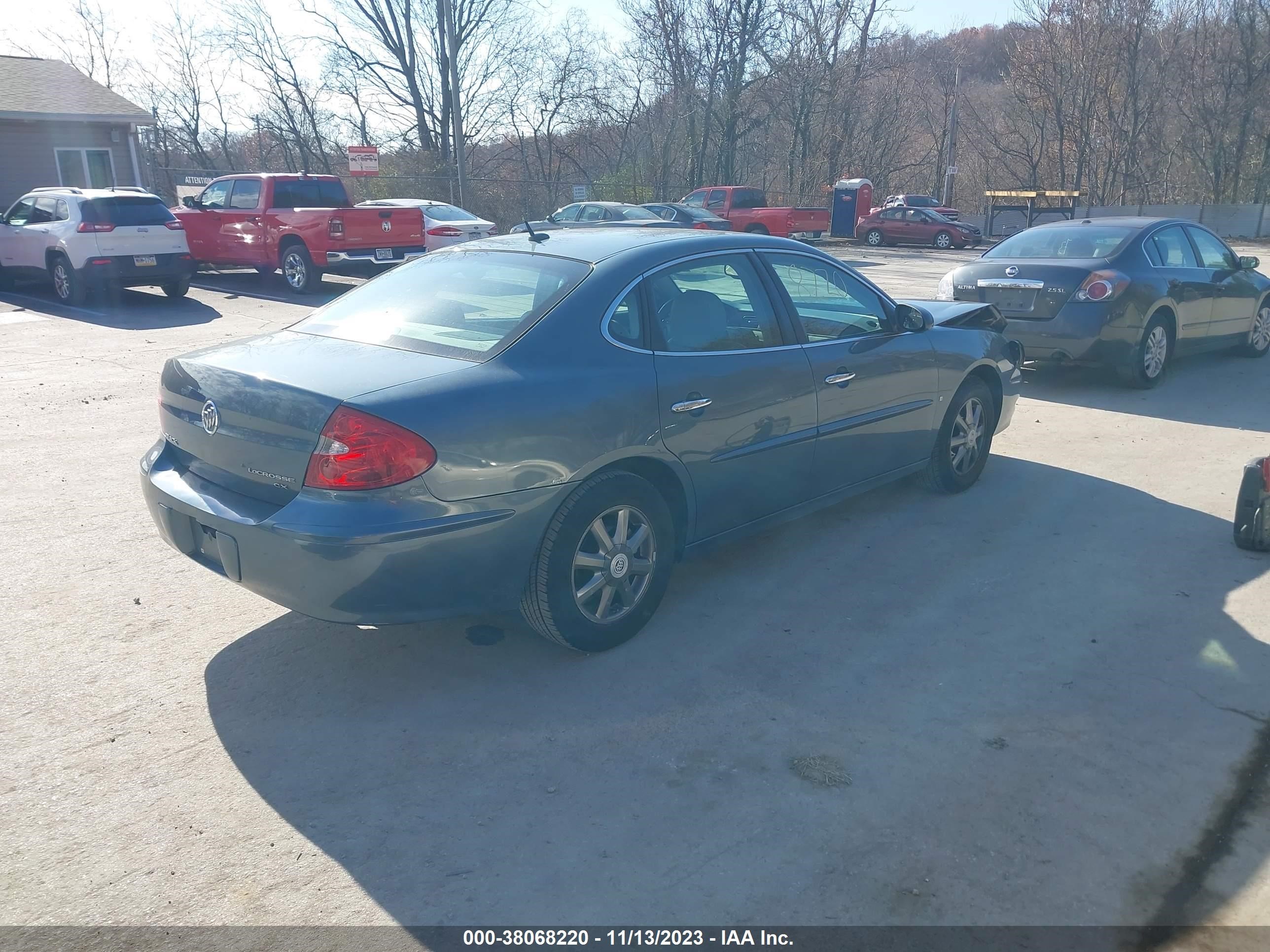 Photo 3 VIN: 2G4WD582X71240670 - BUICK LACROSSE 