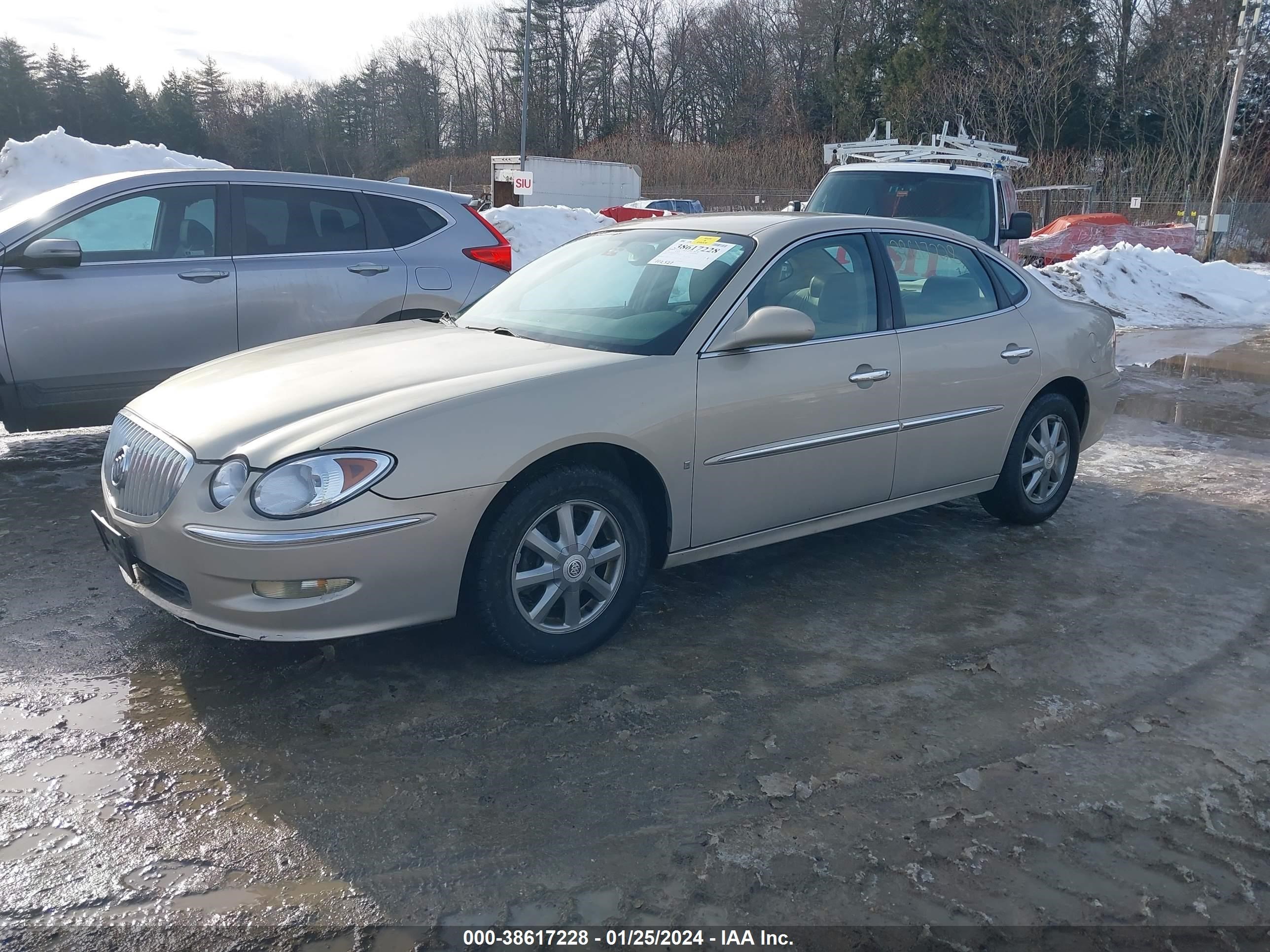 Photo 1 VIN: 2G4WD582X81203698 - BUICK LACROSSE 