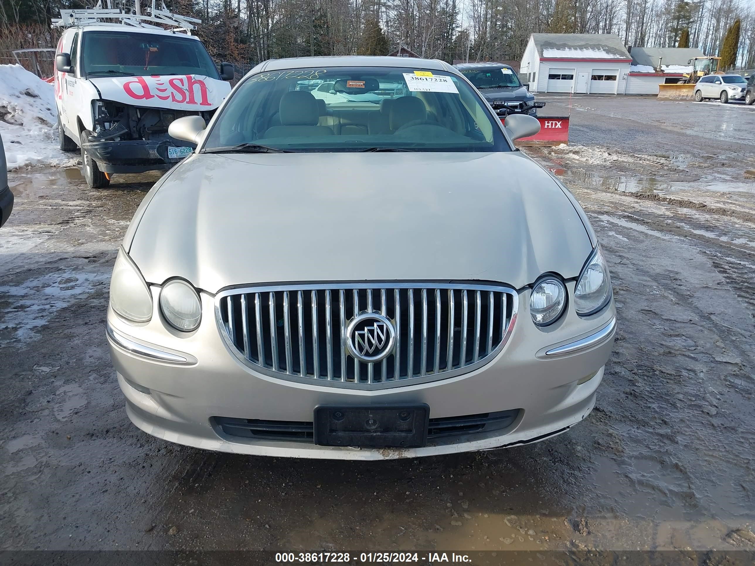 Photo 5 VIN: 2G4WD582X81203698 - BUICK LACROSSE 