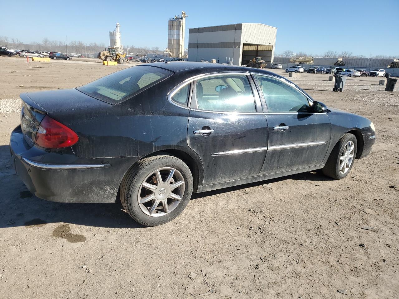 Photo 2 VIN: 2G4WE537051309752 - BUICK LACROSSE 