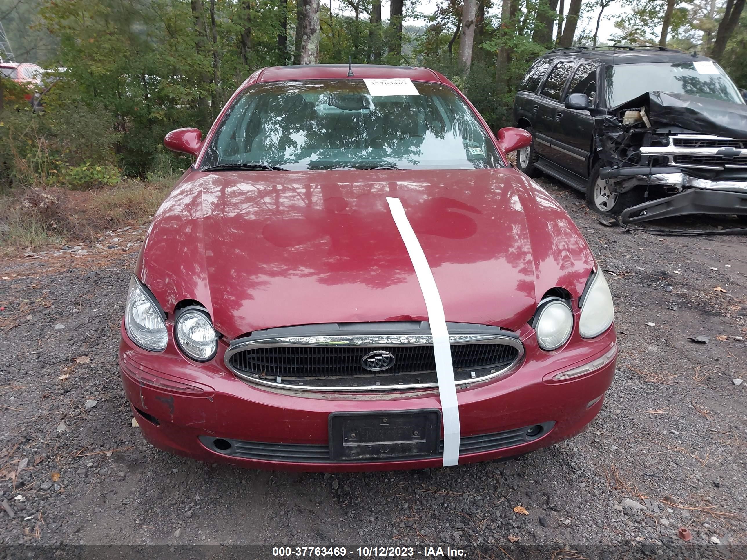 Photo 11 VIN: 2G4WE537451268252 - BUICK LACROSSE 