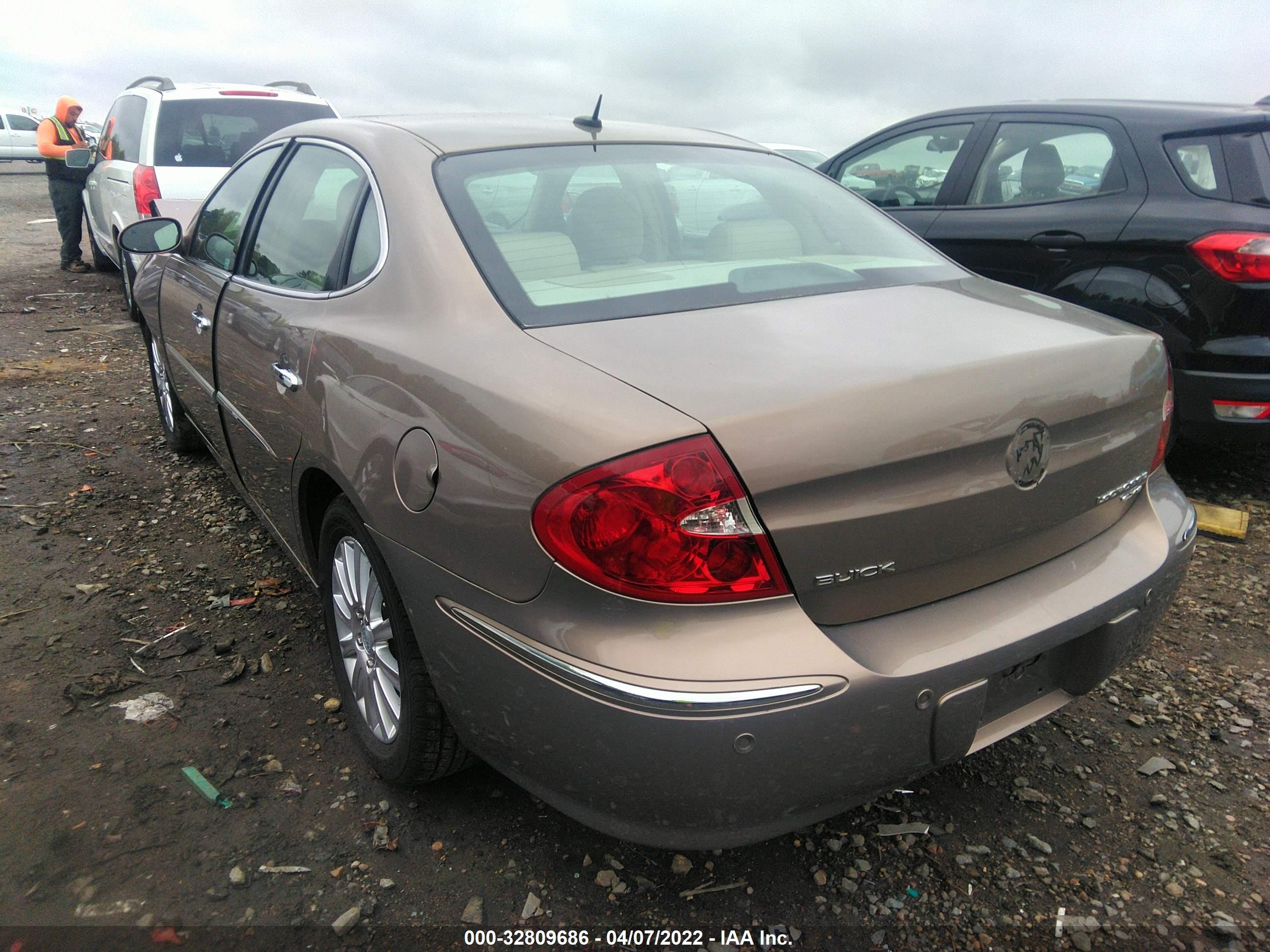 Photo 2 VIN: 2G4WE587871211578 - BUICK LACROSSE 