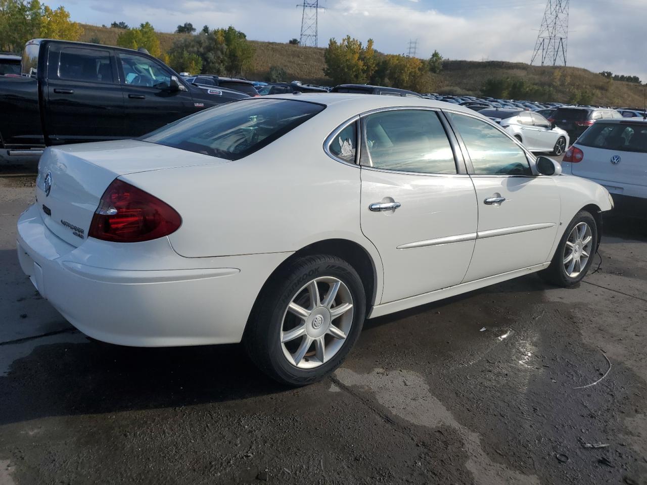 Photo 2 VIN: 2G4WE587X61279010 - BUICK LACROSSE 