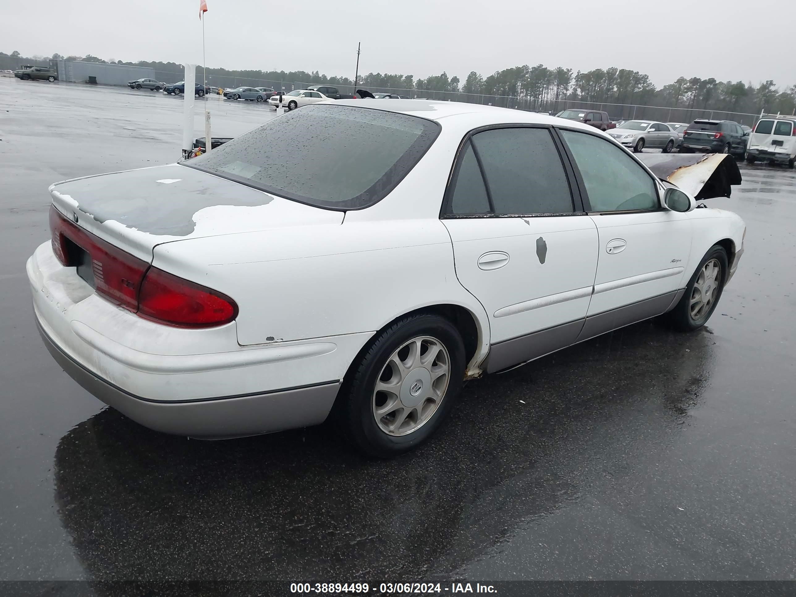 Photo 3 VIN: 2G4WF5218V1453379 - BUICK REGAL 