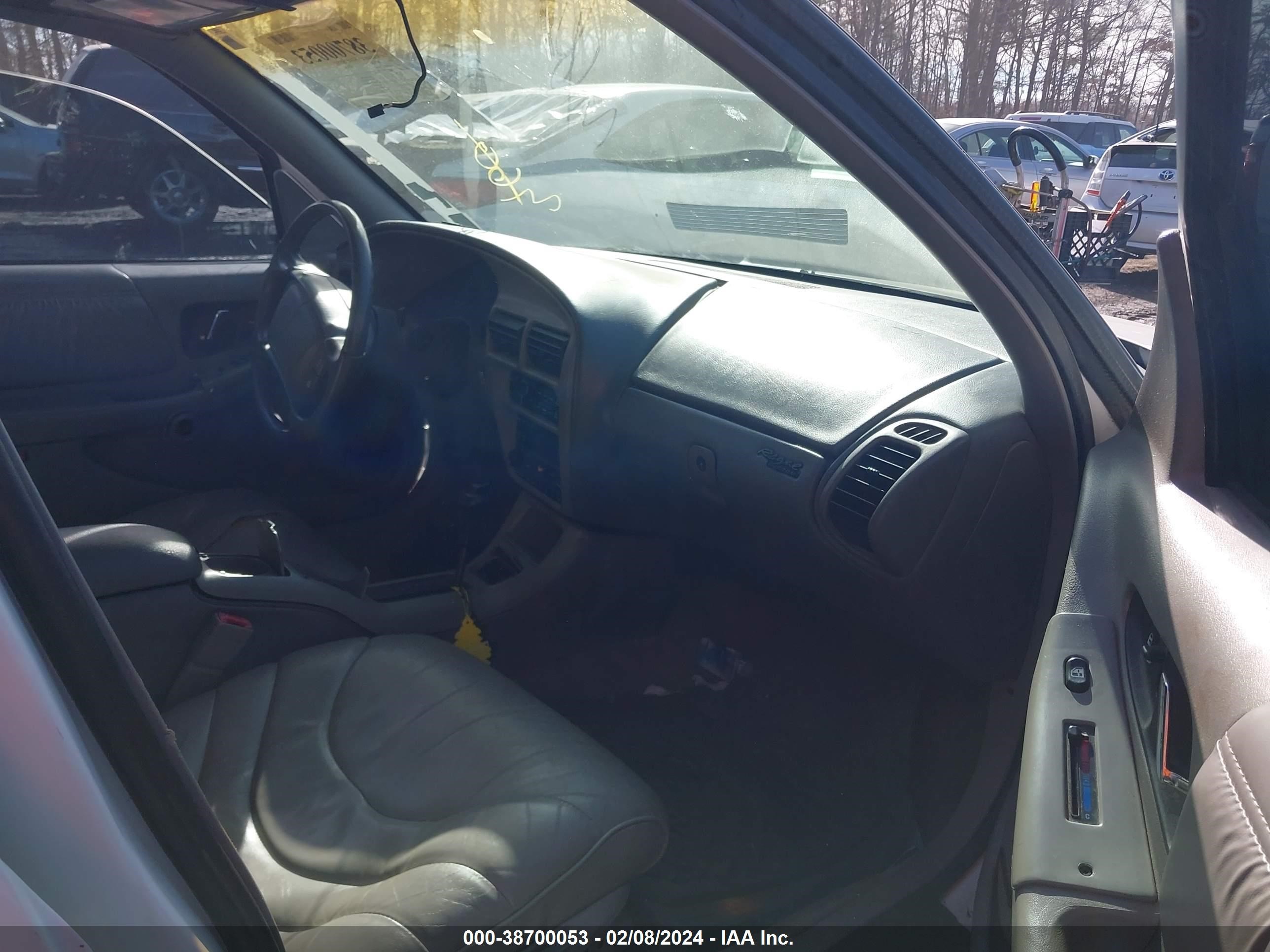 Photo 4 VIN: 2G4WF52K1T1511063 - BUICK REGAL 