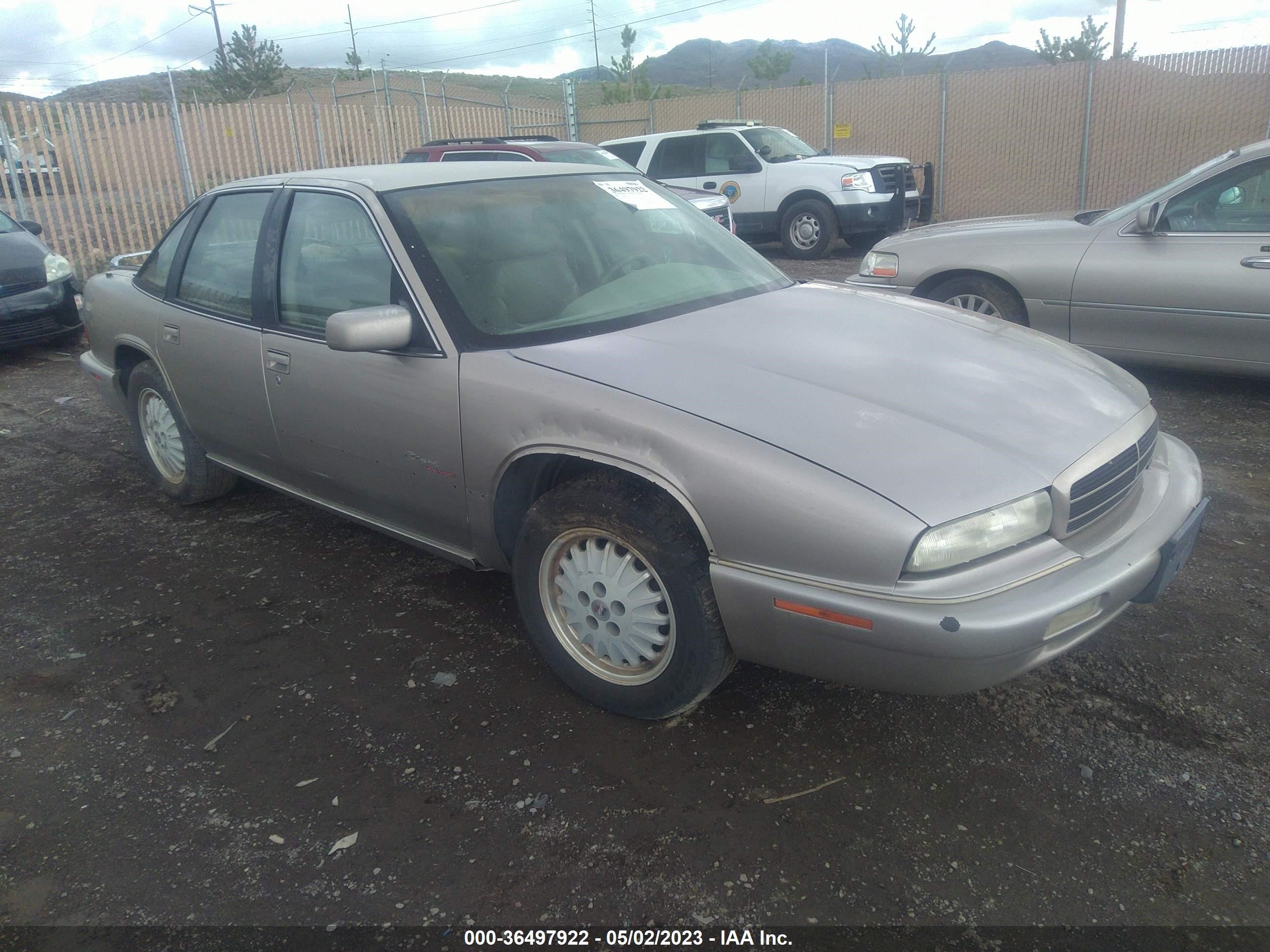 Photo 0 VIN: 2G4WF52K8T1523985 - BUICK REGAL 