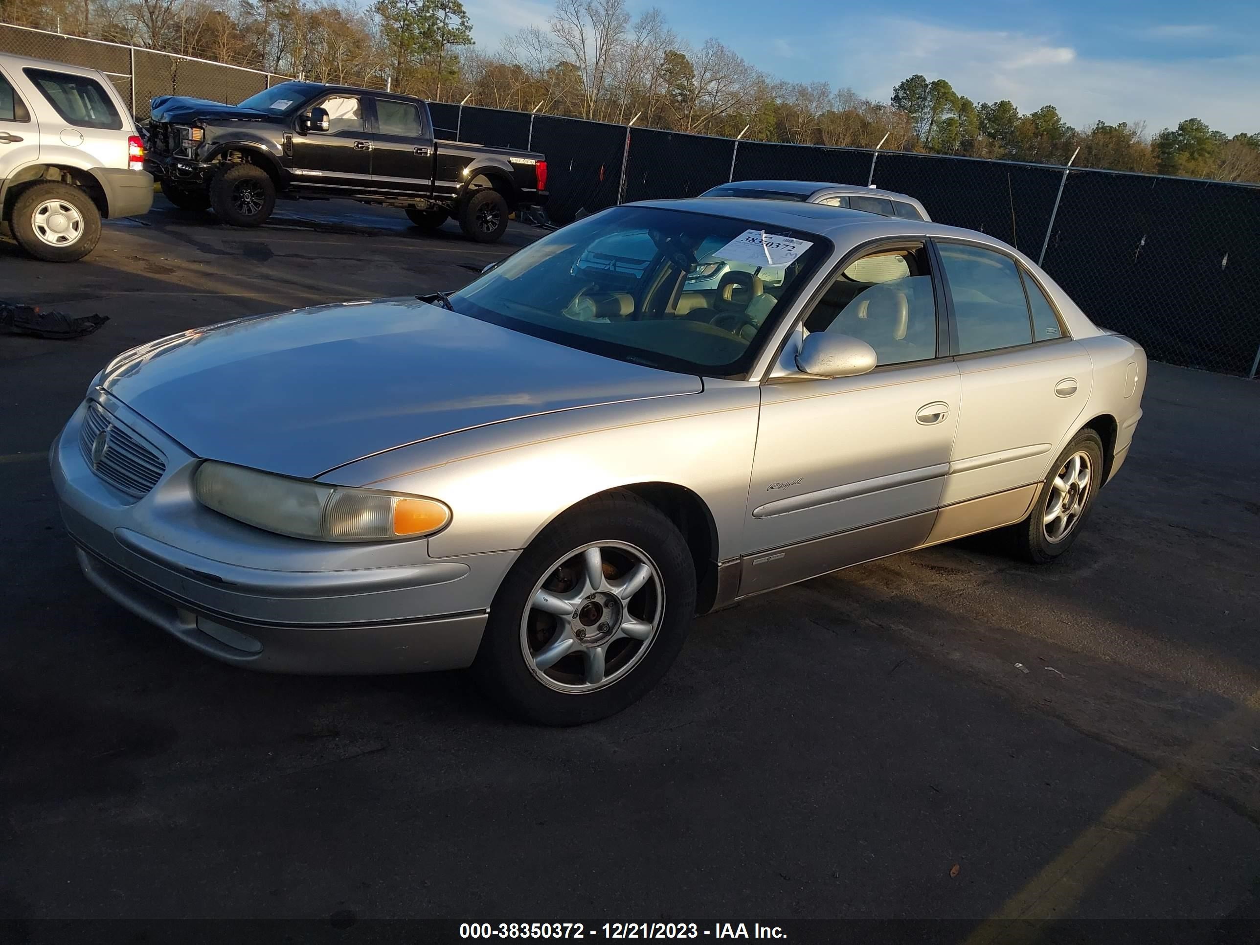 Photo 1 VIN: 2G4WF551111140339 - BUICK REGAL 