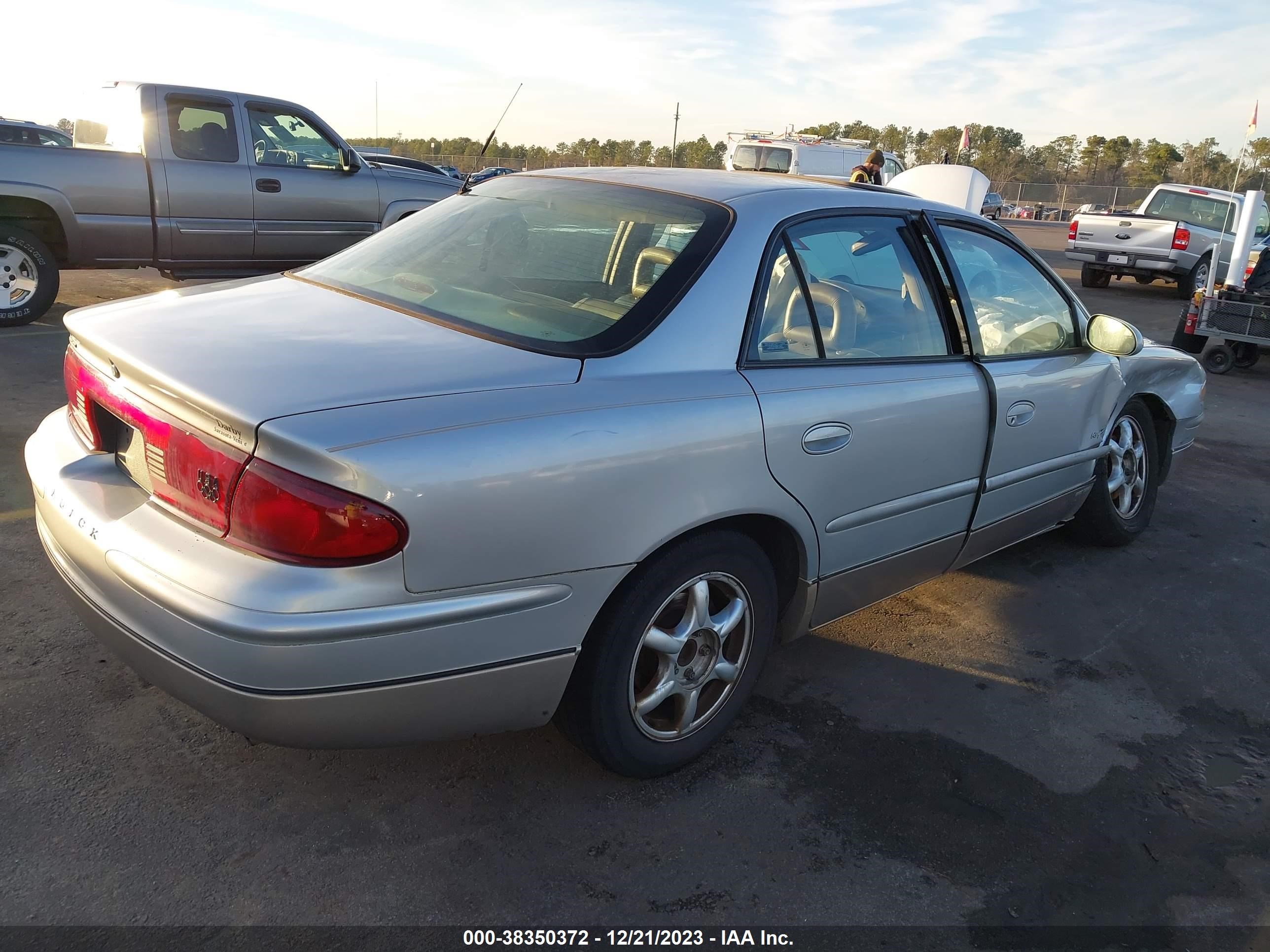 Photo 3 VIN: 2G4WF551111140339 - BUICK REGAL 