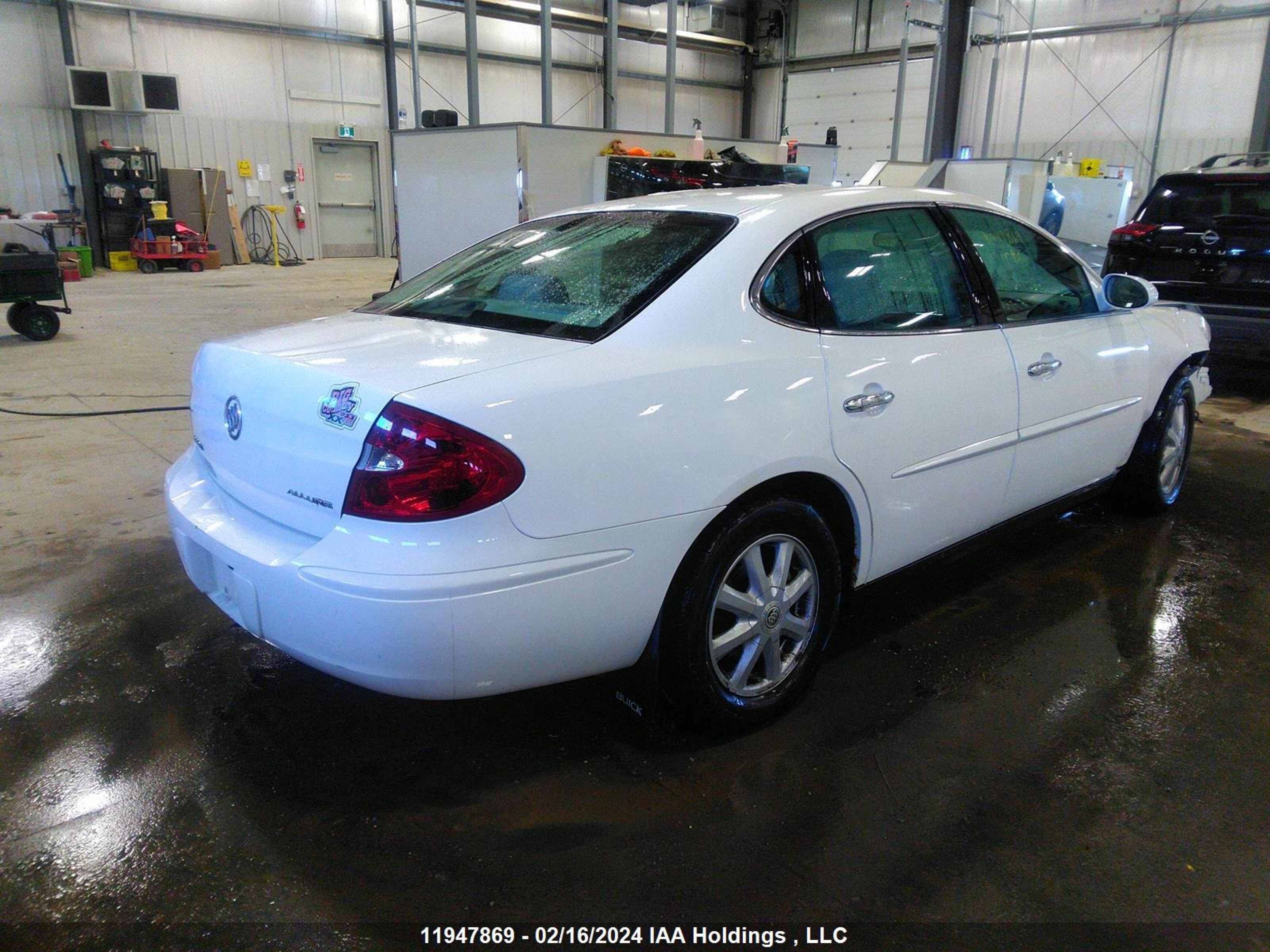 Photo 3 VIN: 2G4WF562351252136 - BUICK ALLURE 