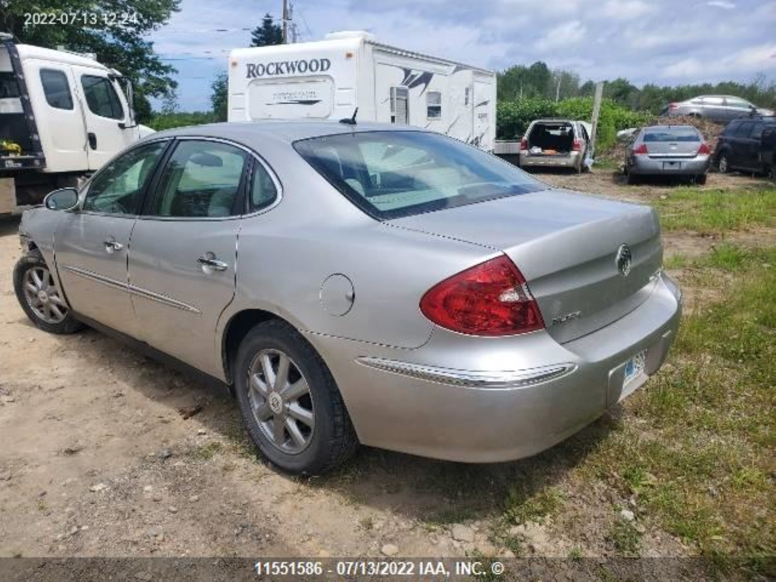 Photo 3 VIN: 2G4WF582081358478 - BUICK ALLURE 