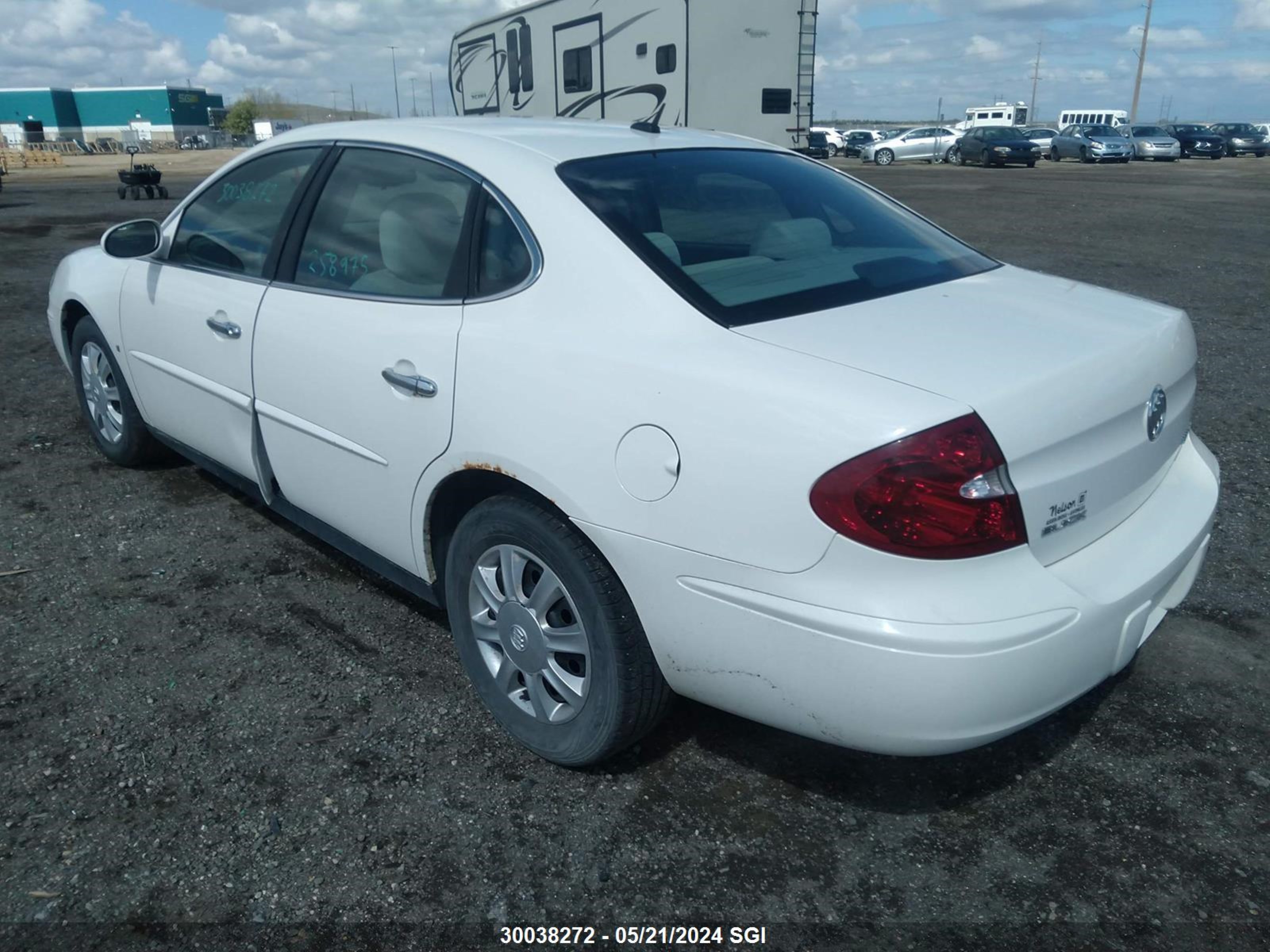 Photo 2 VIN: 2G4WF582161103058 - BUICK ALLURE 