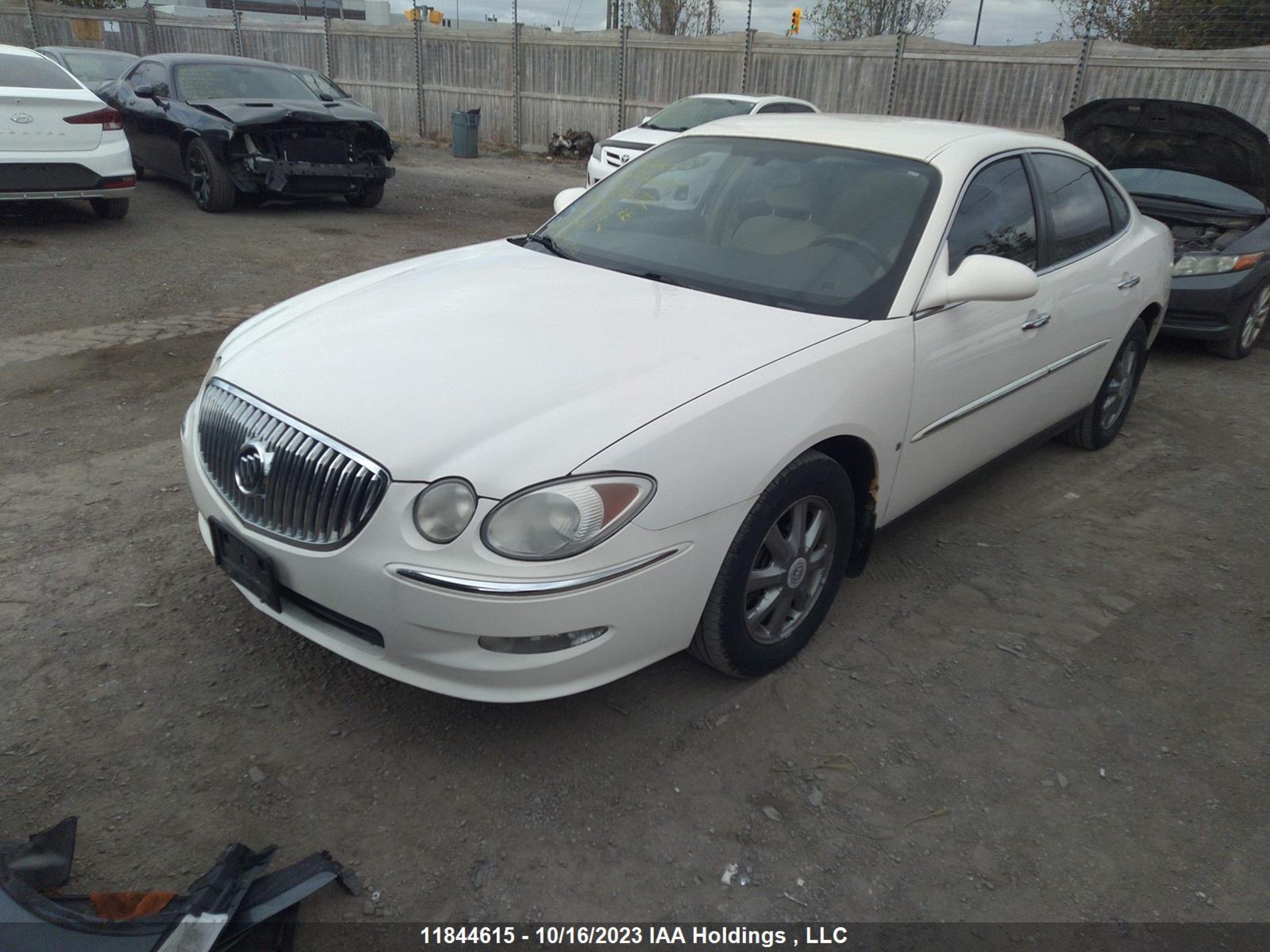 Photo 1 VIN: 2G4WF582181326672 - BUICK ALLURE 