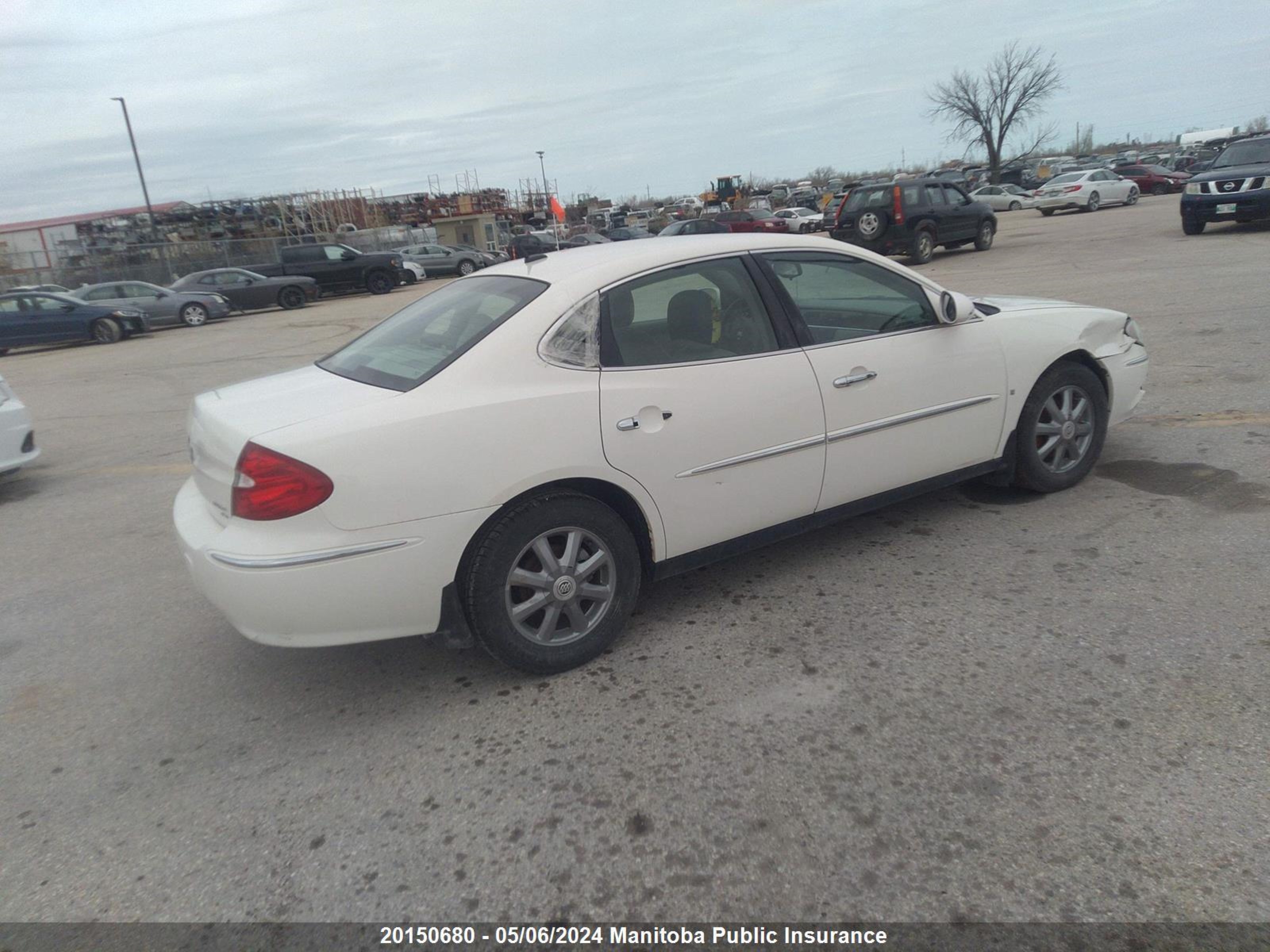 Photo 3 VIN: 2G4WF582981302491 - BUICK ALLURE 