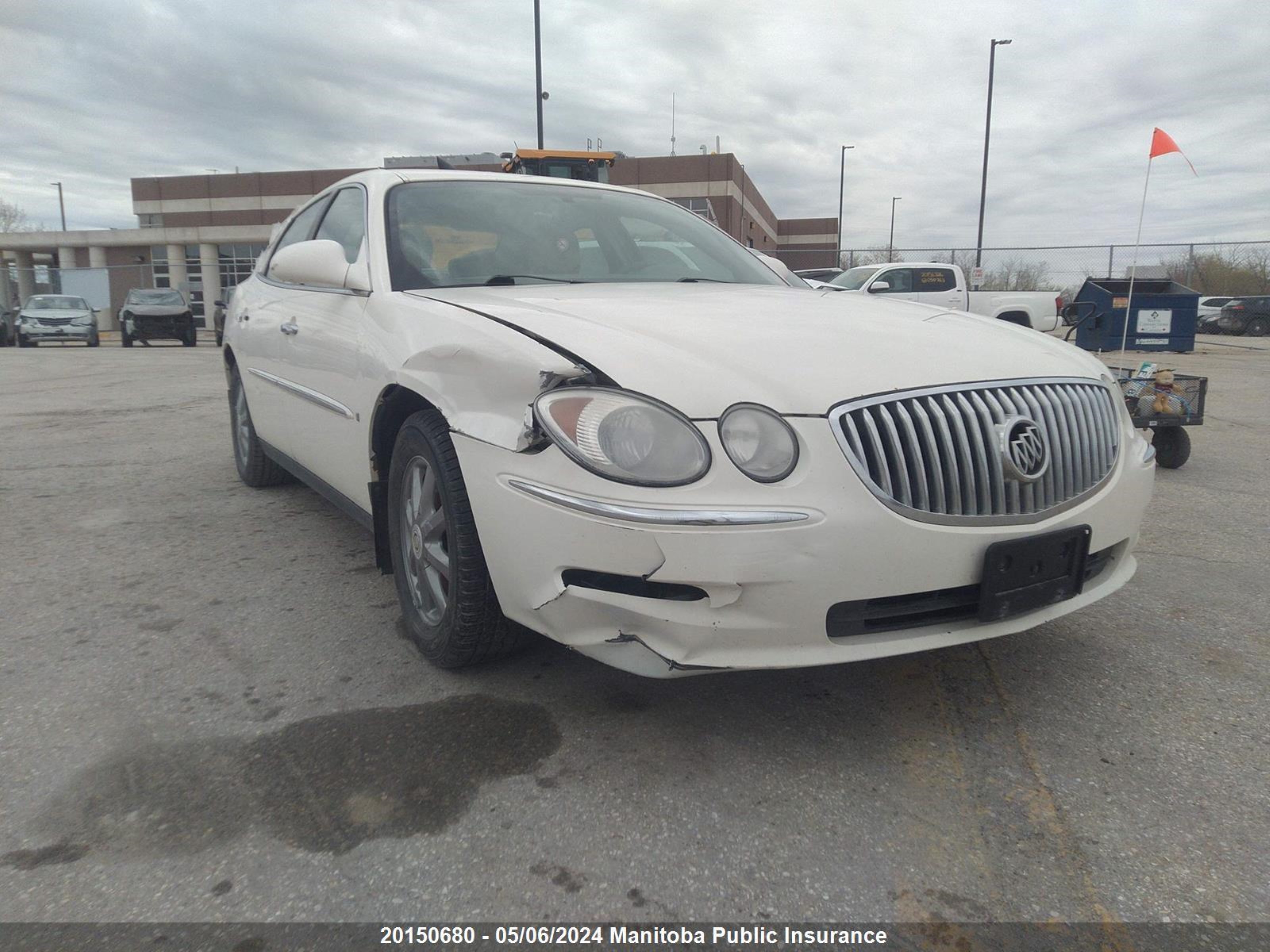 Photo 5 VIN: 2G4WF582981302491 - BUICK ALLURE 