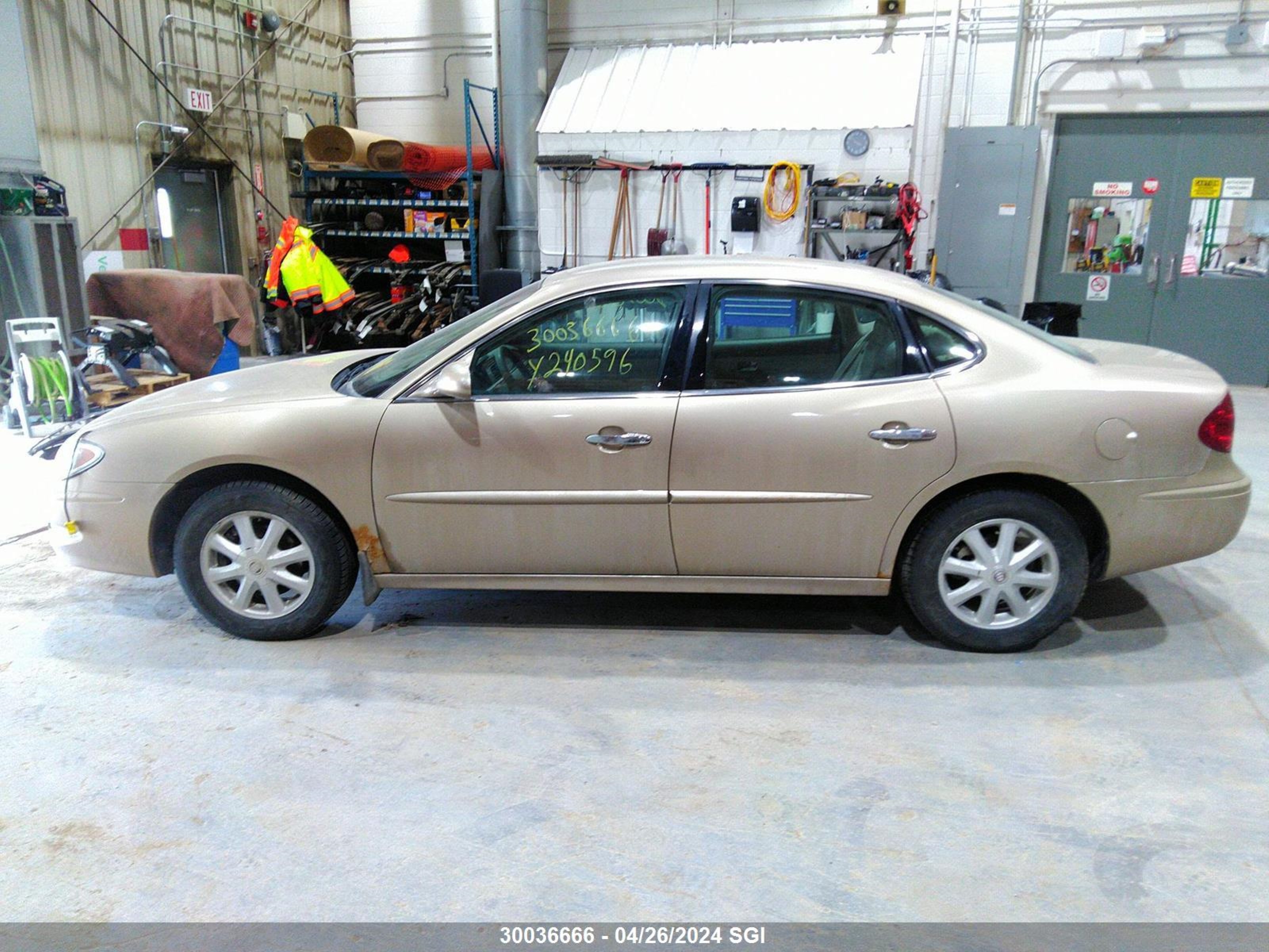 Photo 13 VIN: 2G4WJ532551212787 - BUICK ALLURE 