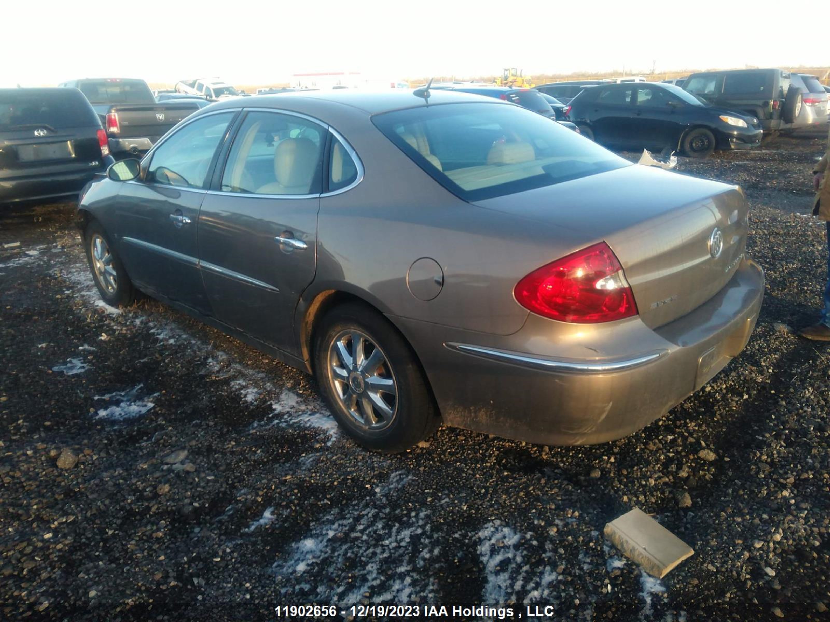 Photo 2 VIN: 2G4WJ582461251462 - BUICK ALLURE 