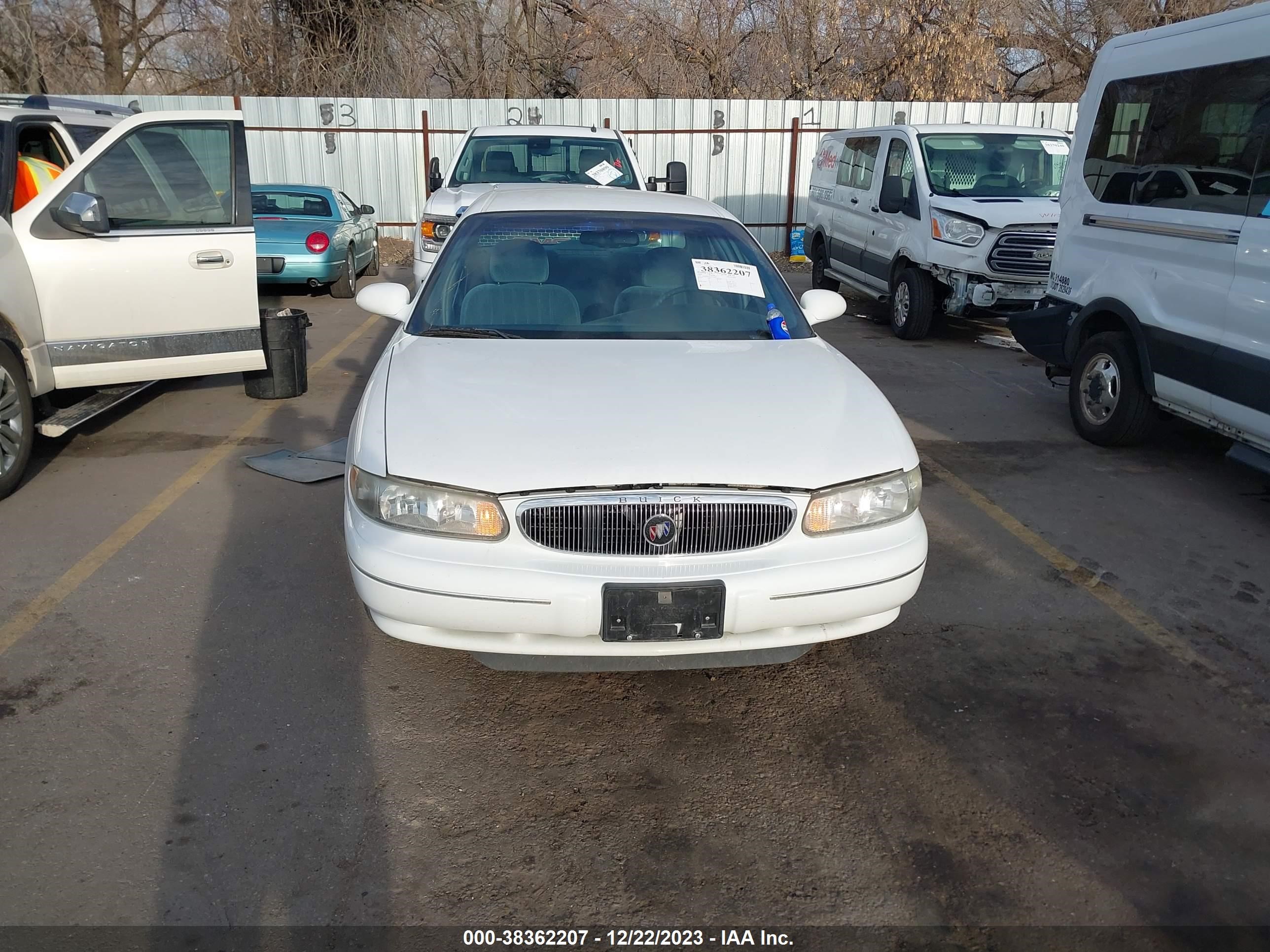 Photo 5 VIN: 2G4WS52J4Y1233611 - BUICK CENTURY 