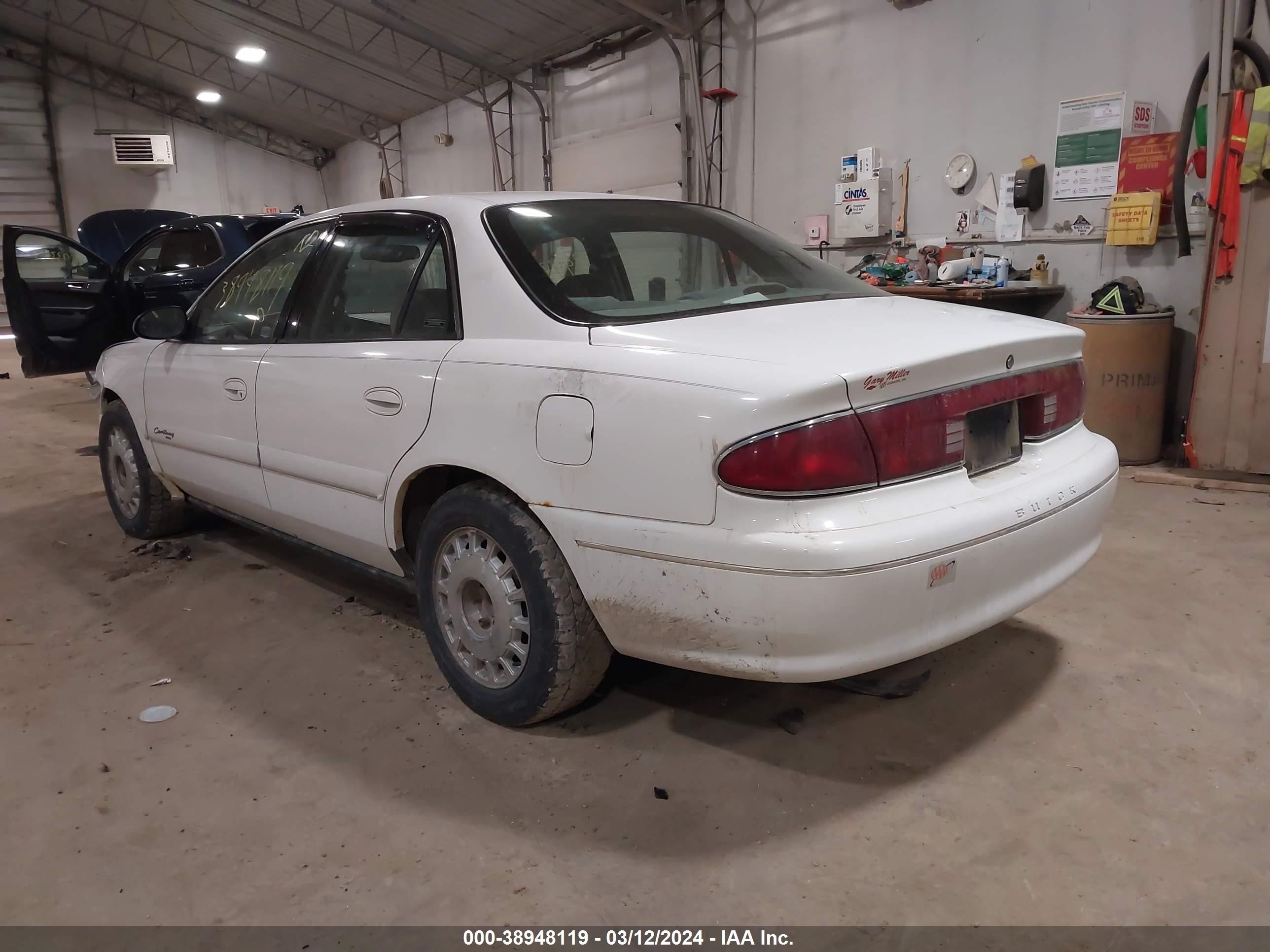 Photo 2 VIN: 2G4WS52J6Y1137575 - BUICK CENTURY 