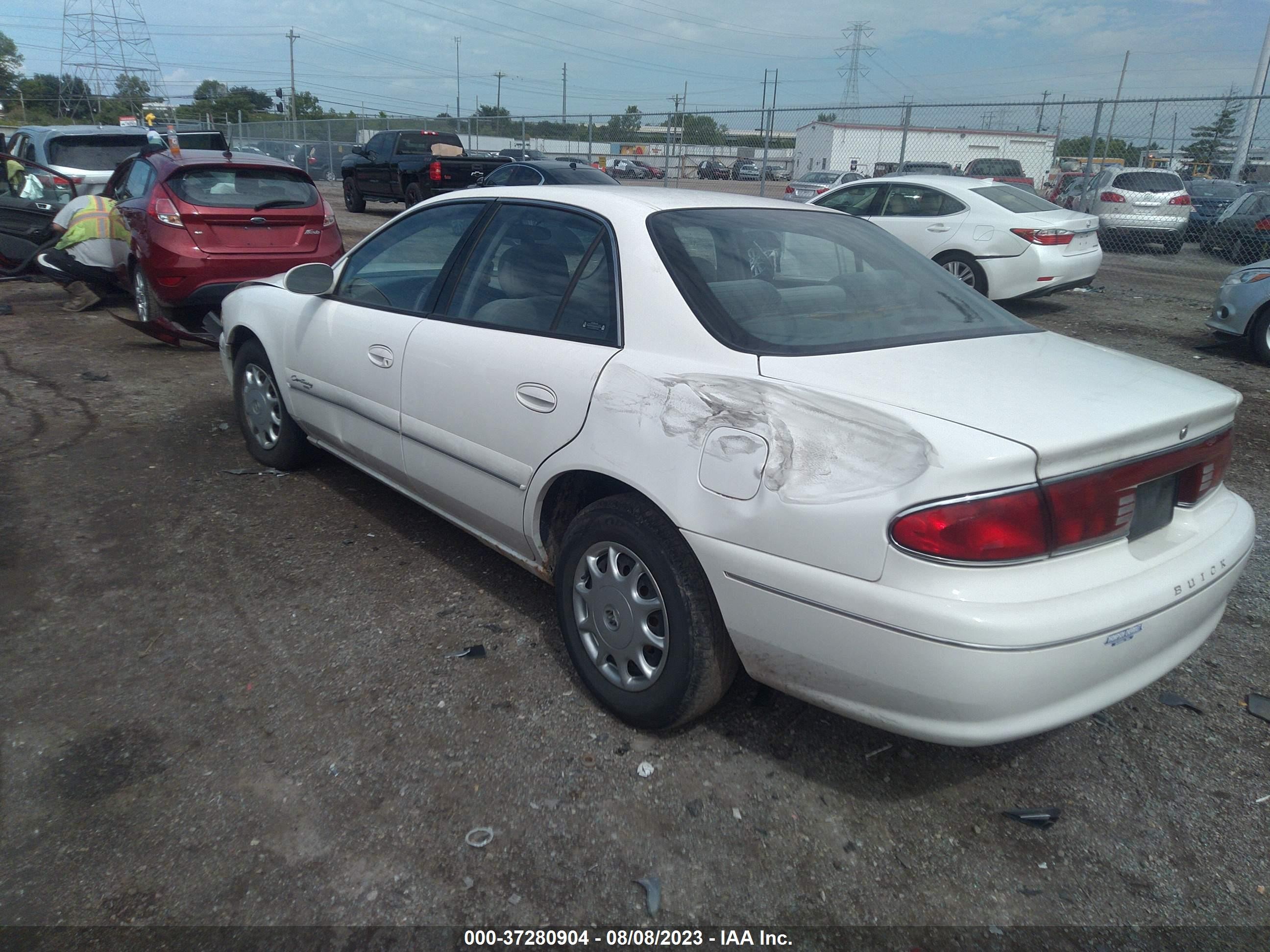 Photo 2 VIN: 2G4WS52J821225468 - BUICK CENTURY 