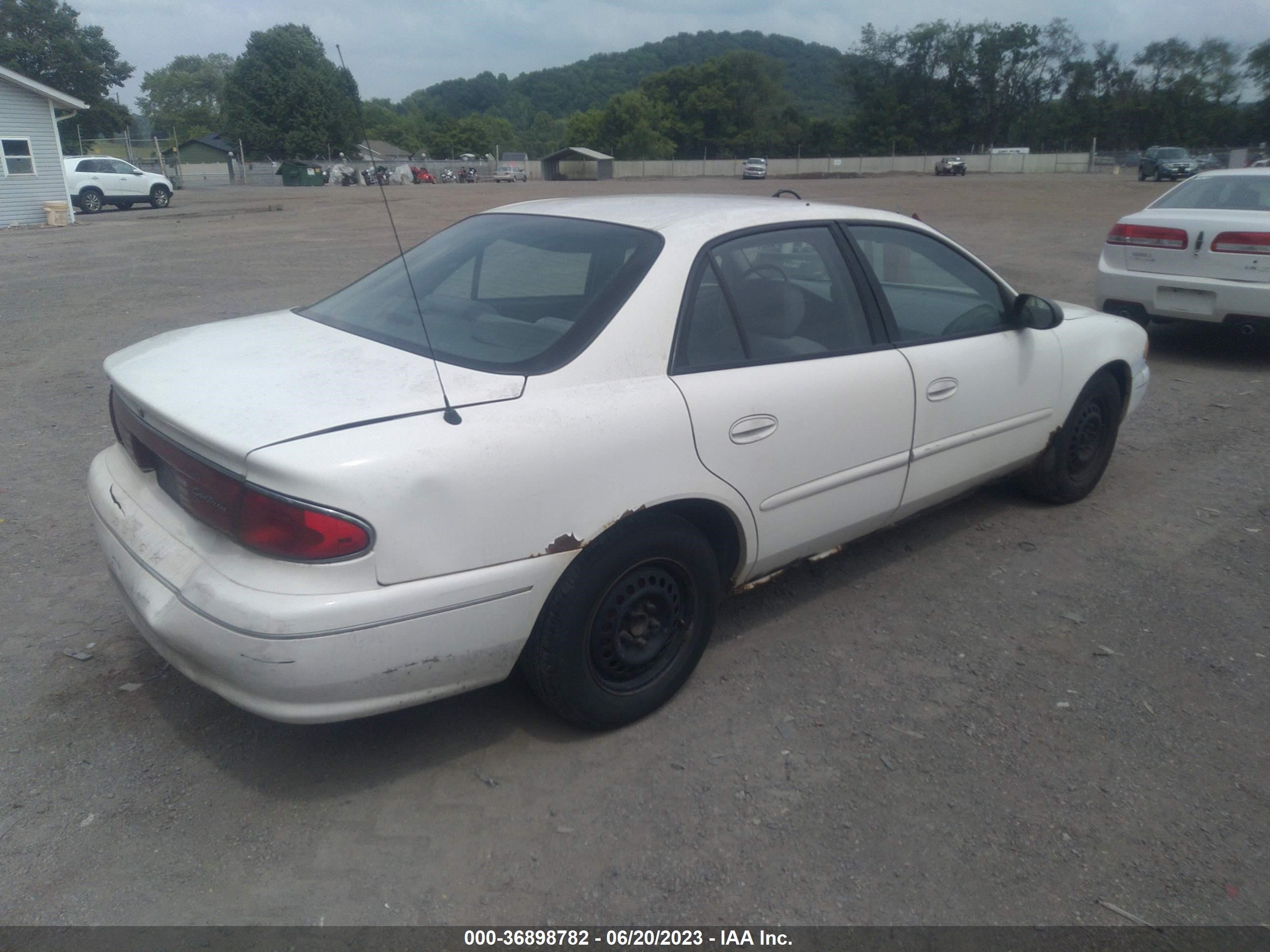 Photo 3 VIN: 2G4WS52J831205500 - BUICK CENTURY 