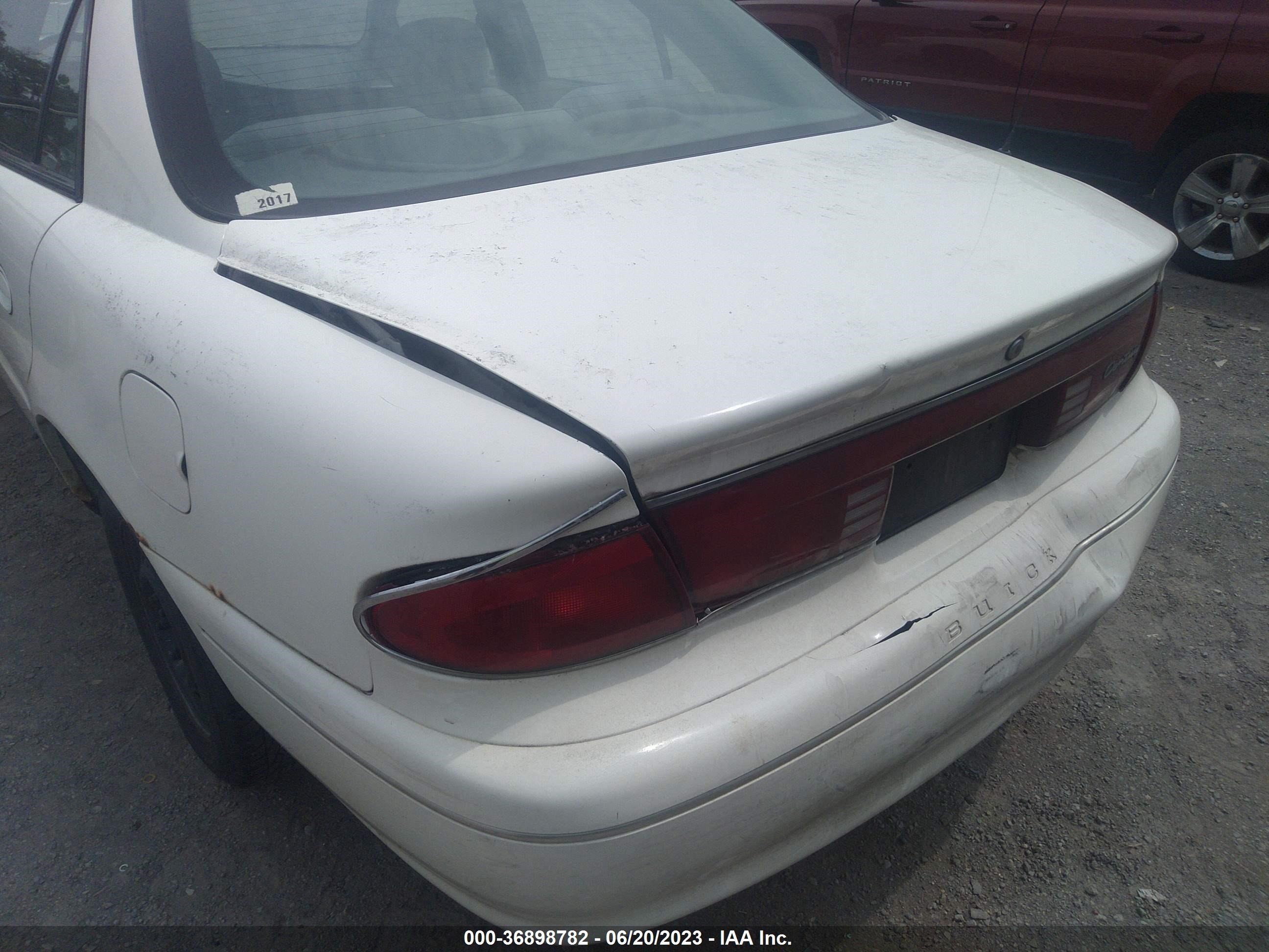 Photo 5 VIN: 2G4WS52J831205500 - BUICK CENTURY 