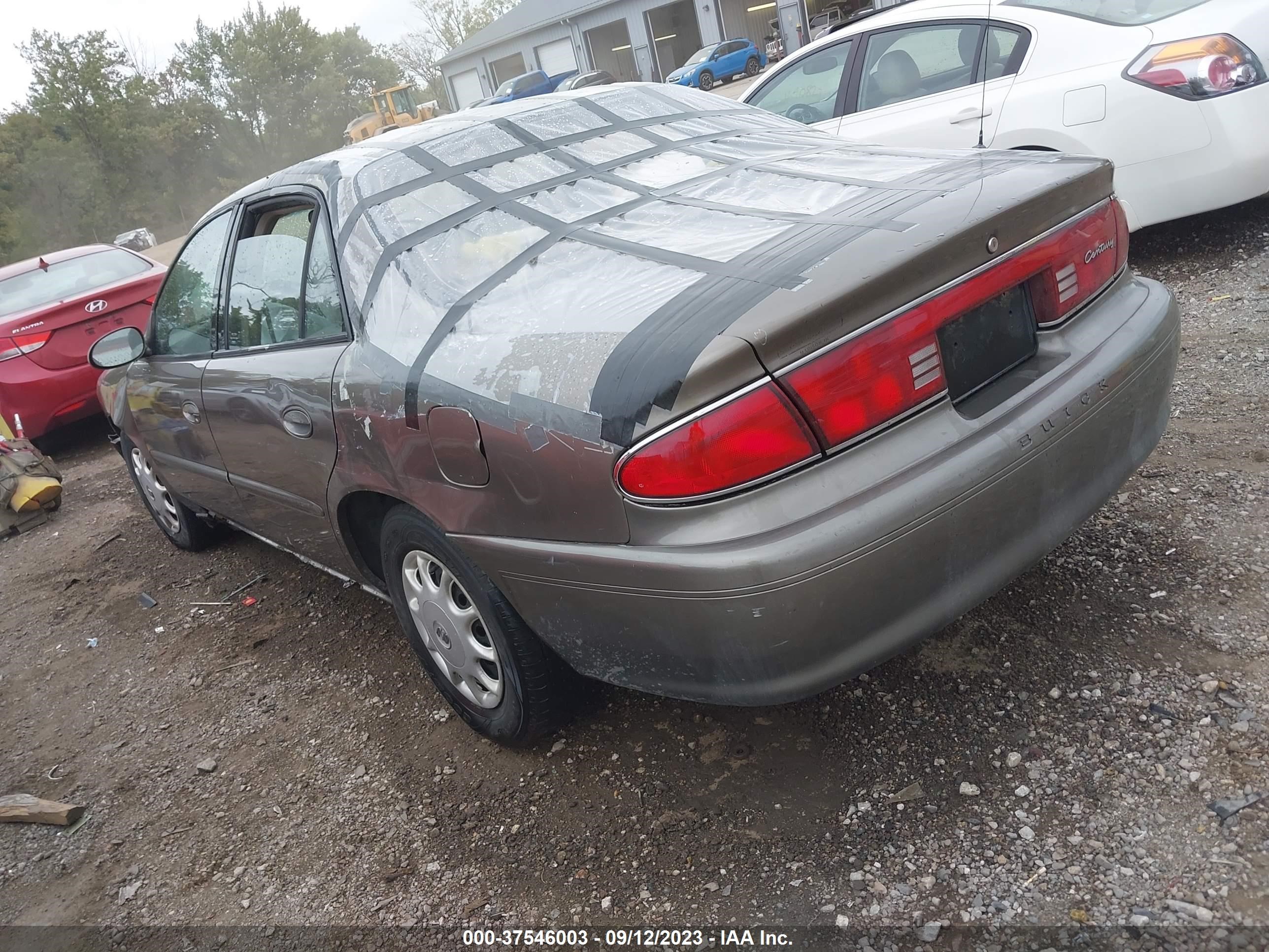 Photo 2 VIN: 2G4WS52J831257225 - BUICK CENTURY 