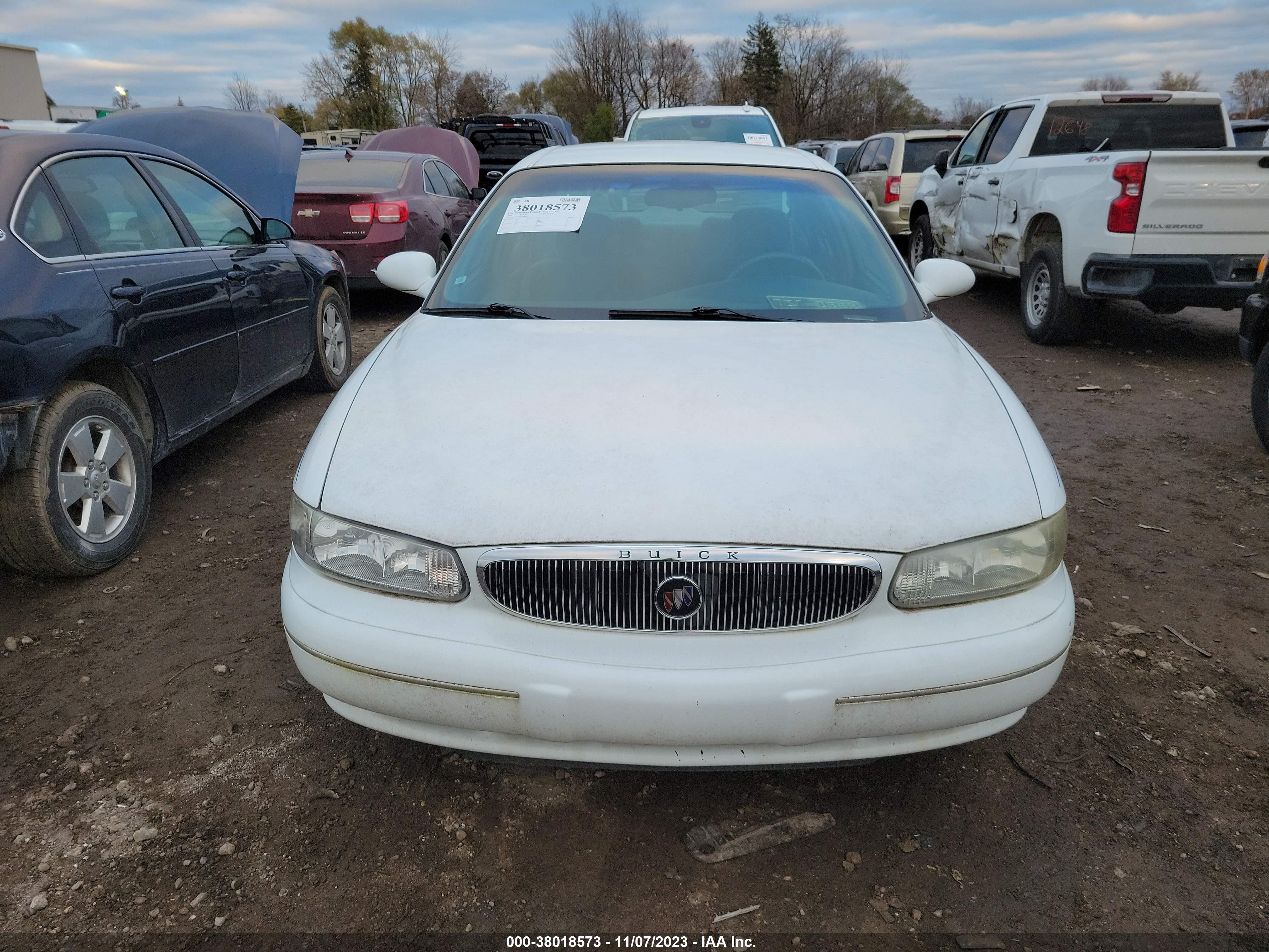 Photo 5 VIN: 2G4WS52J8Y1108689 - BUICK CENTURY 