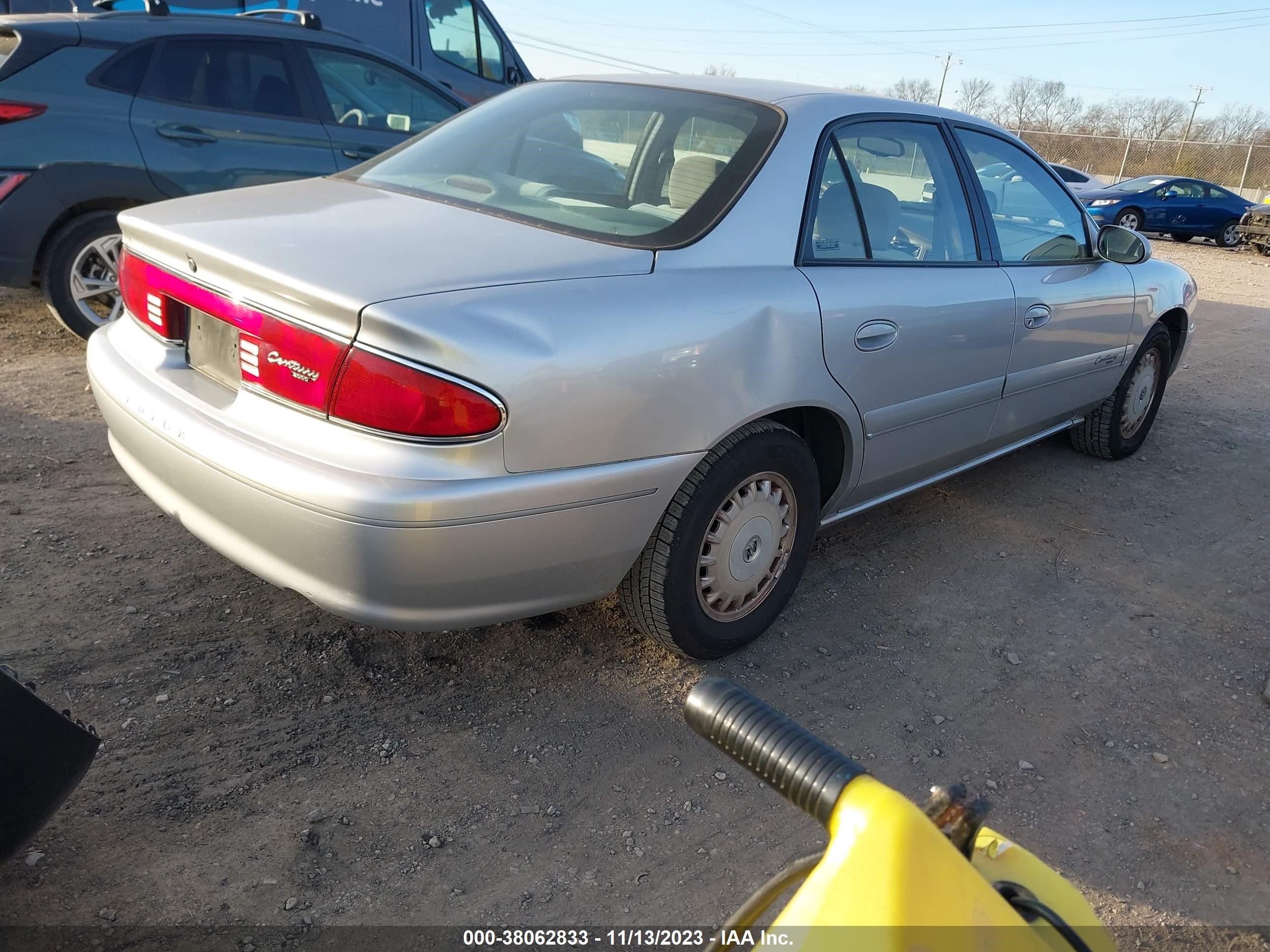 Photo 3 VIN: 2G4WS52J8Y1329743 - BUICK CENTURY 