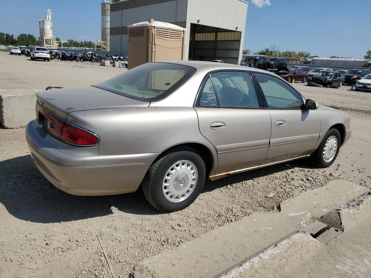 Photo 2 VIN: 2G4WS52J9Y1305726 - BUICK CENTURY 