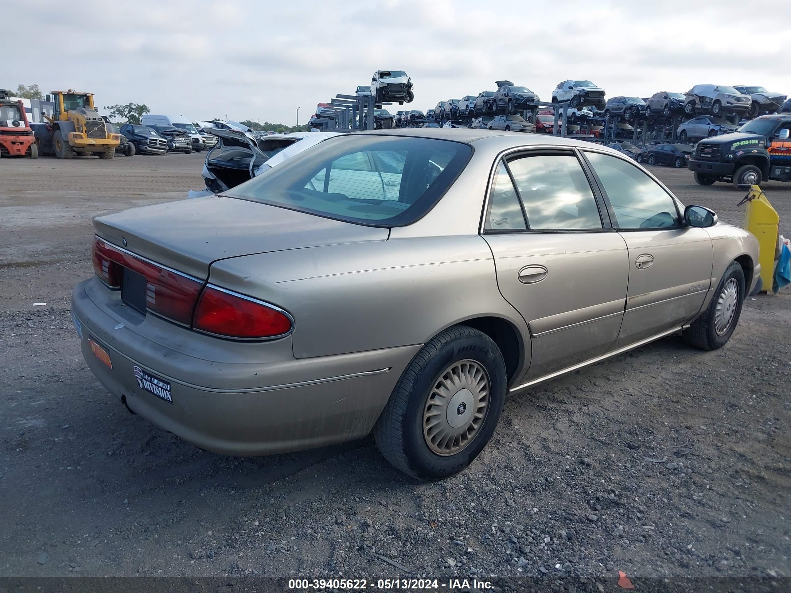 Photo 3 VIN: 2G4WS52M4X1409128 - BUICK CENTURY 