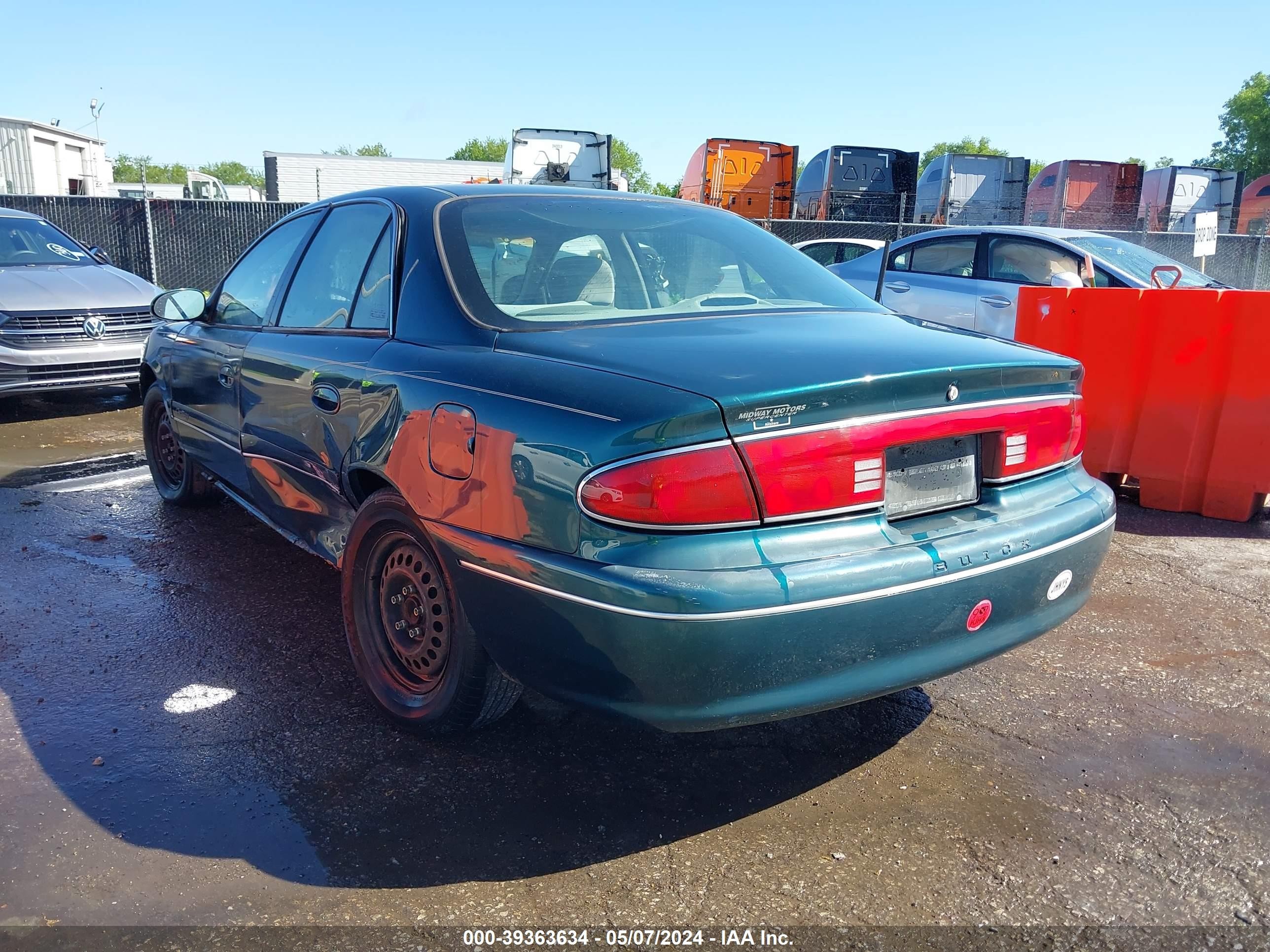 Photo 2 VIN: 2G4WS52M6W1592370 - BUICK CENTURY 